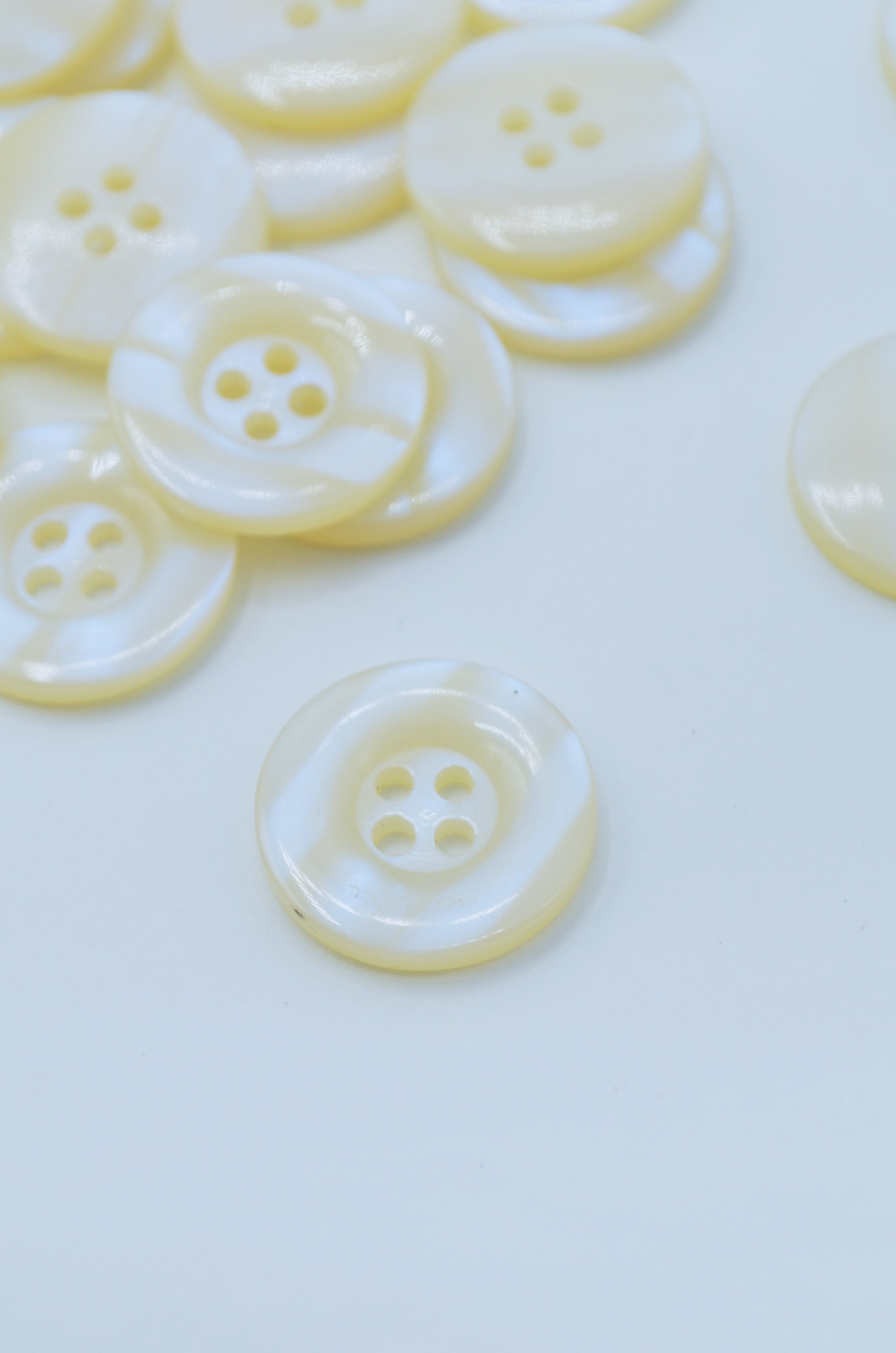 Nasturi De Plastic Sidefati  18mm