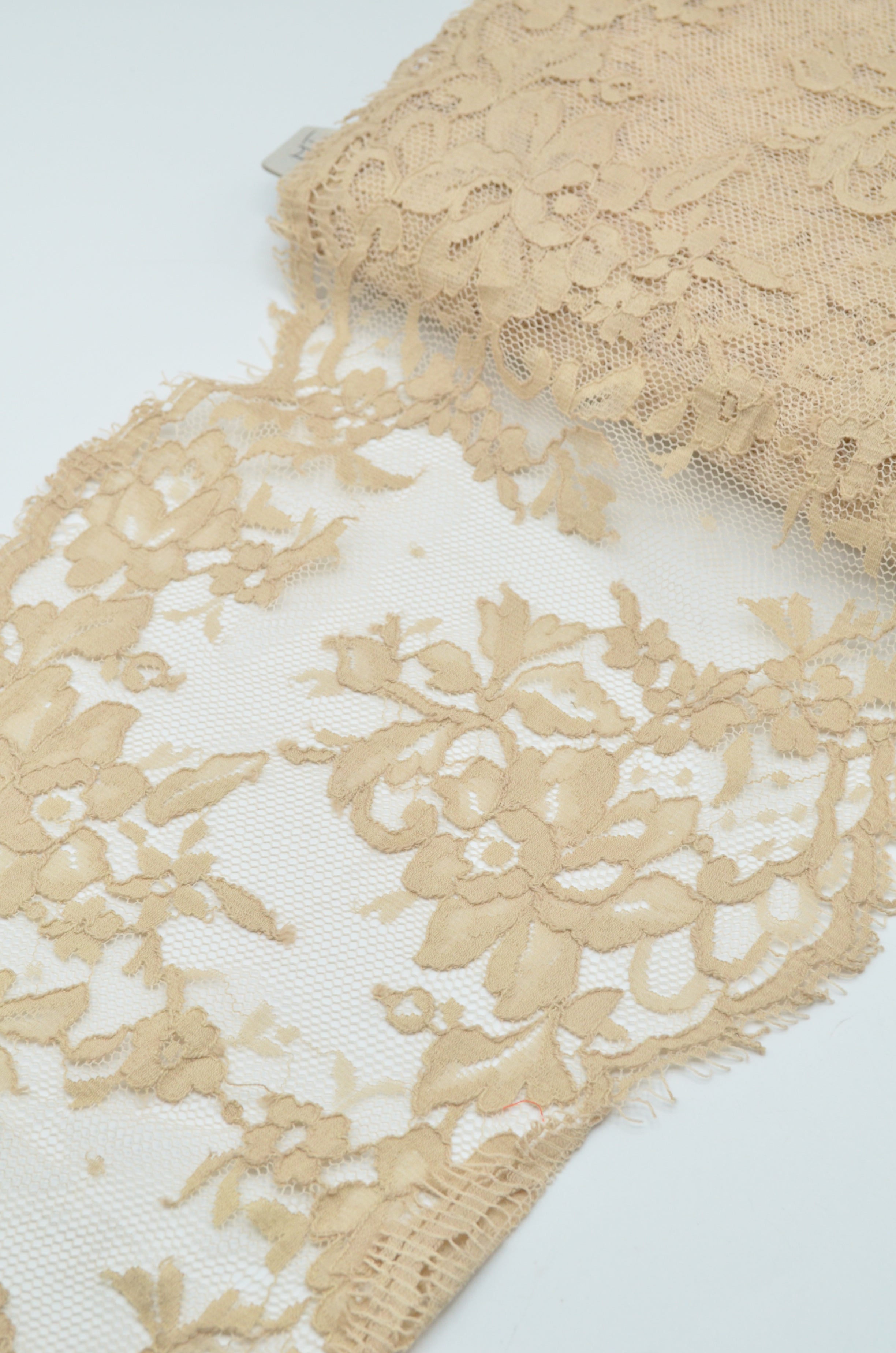 Dantela Chantilly 23cm, Roz Pudra