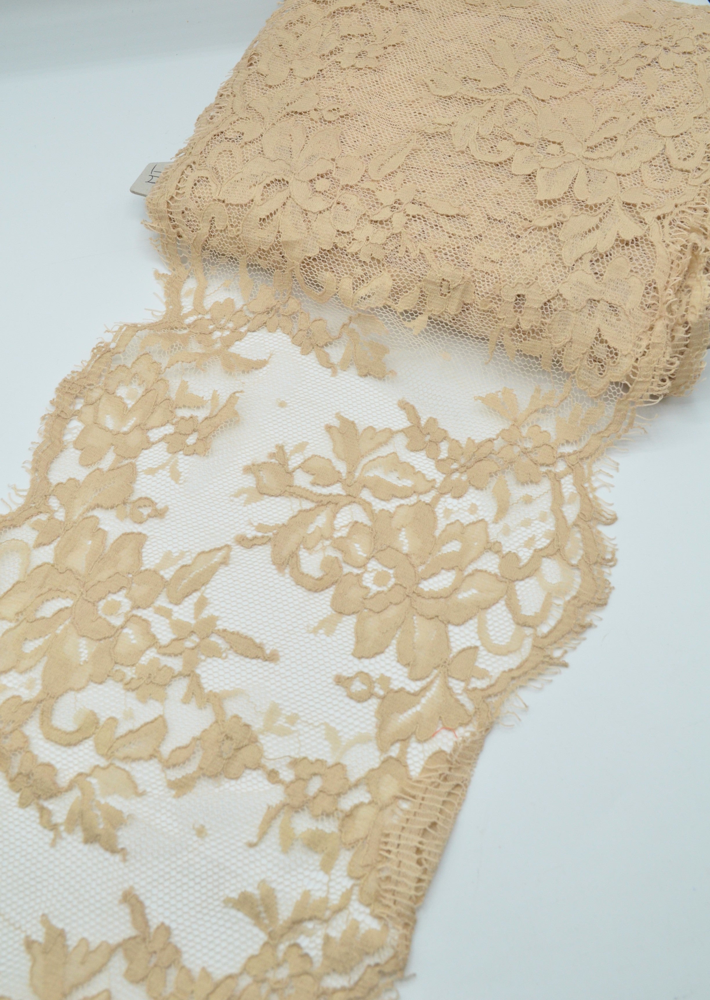 Dantela Chantilly 23cm, Roz Pudra