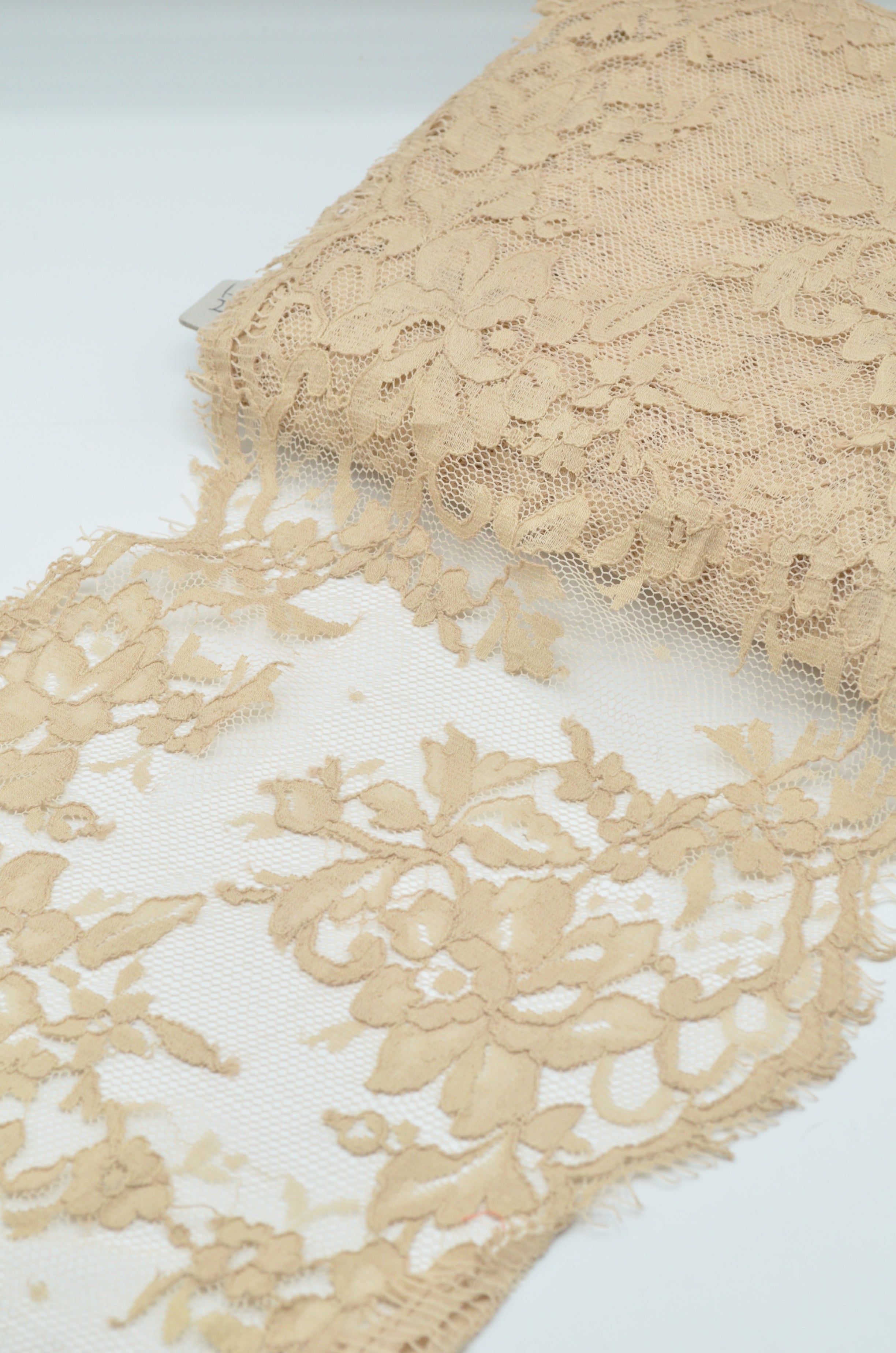 Dantela Chantilly 23cm, Roz Pudra