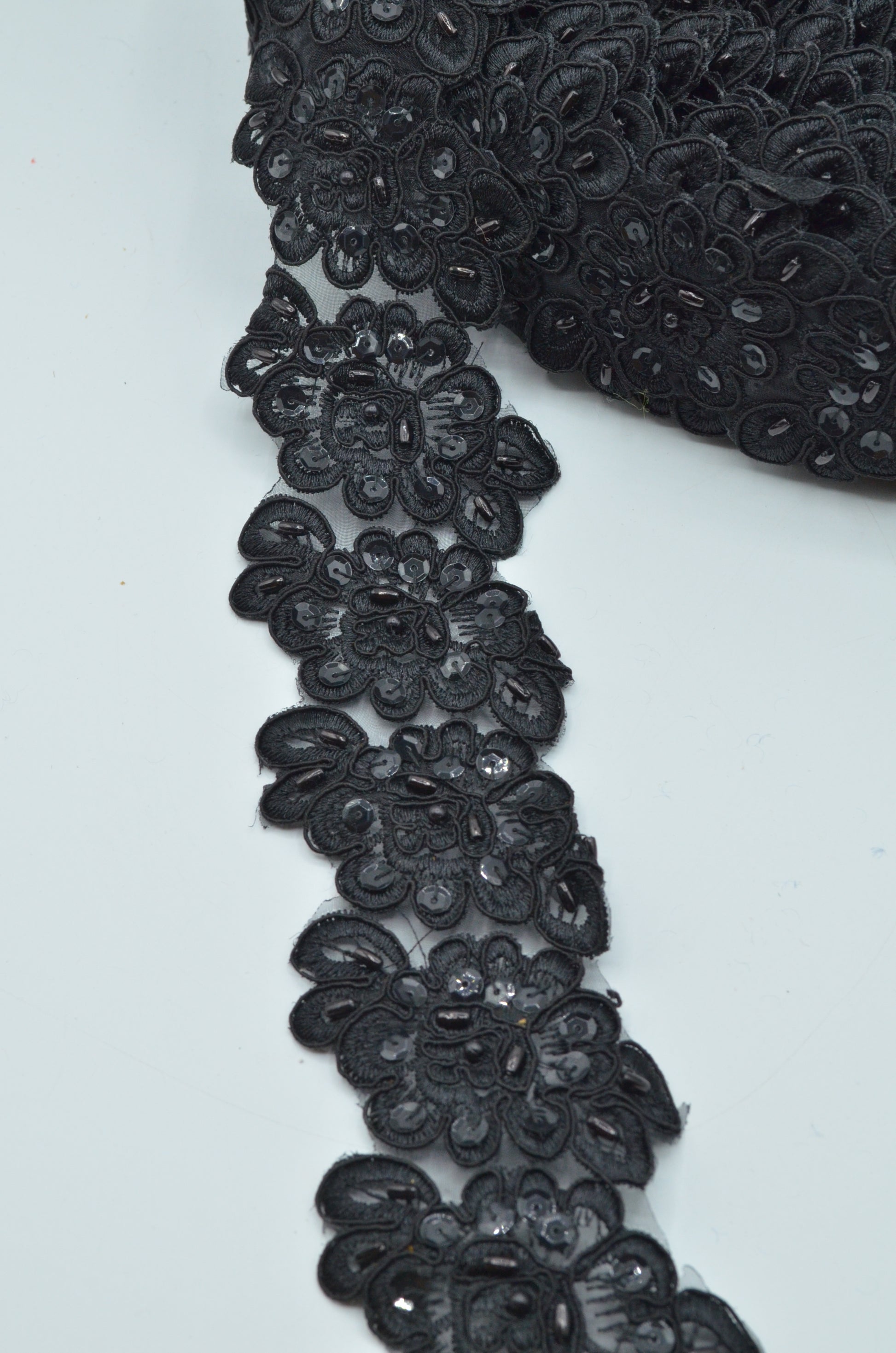 Pasmanterie Brodata Si Paiete 9cm, Negru