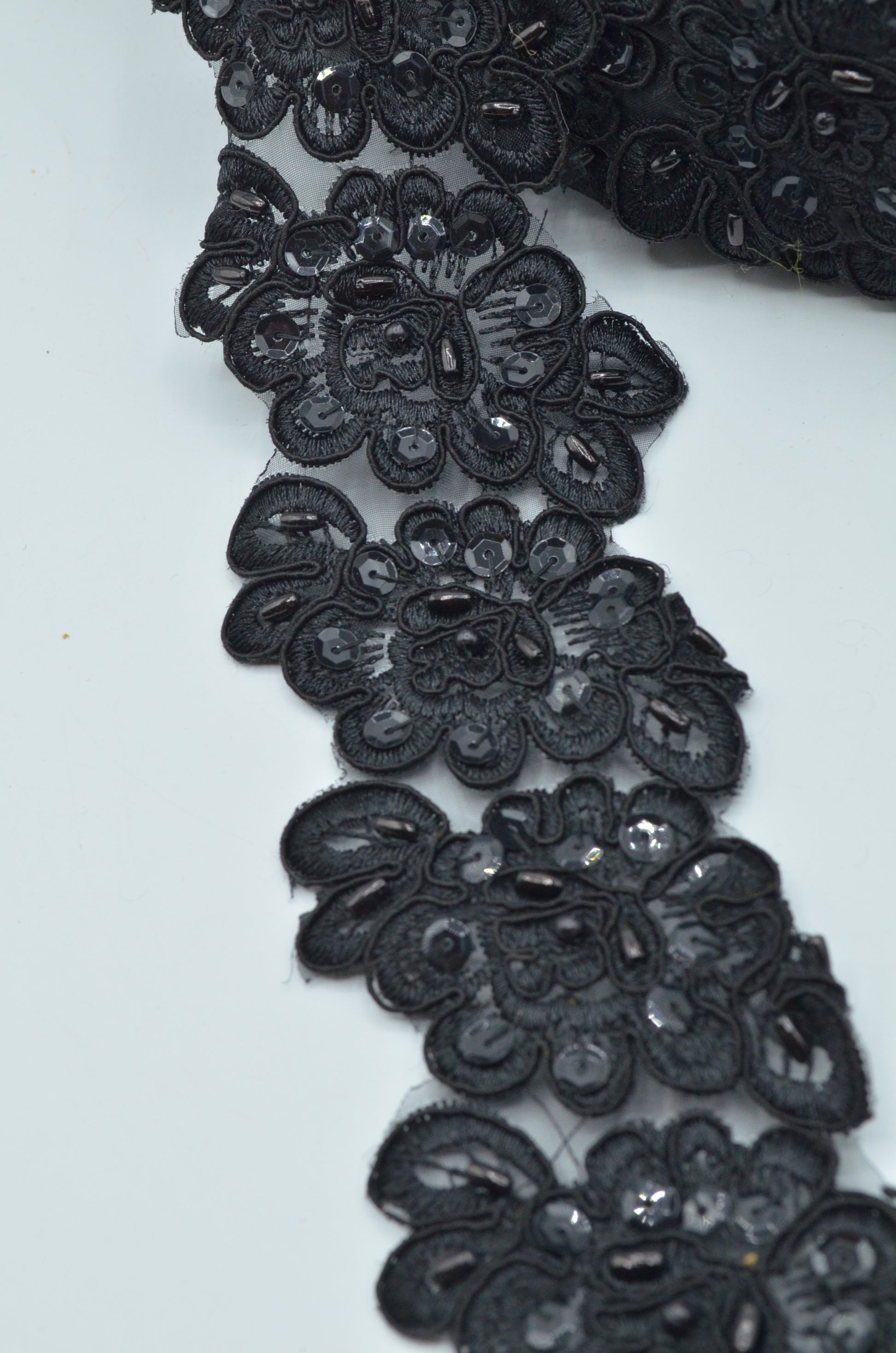 Pasmanterie Brodata Si Paiete 9cm, Negru
