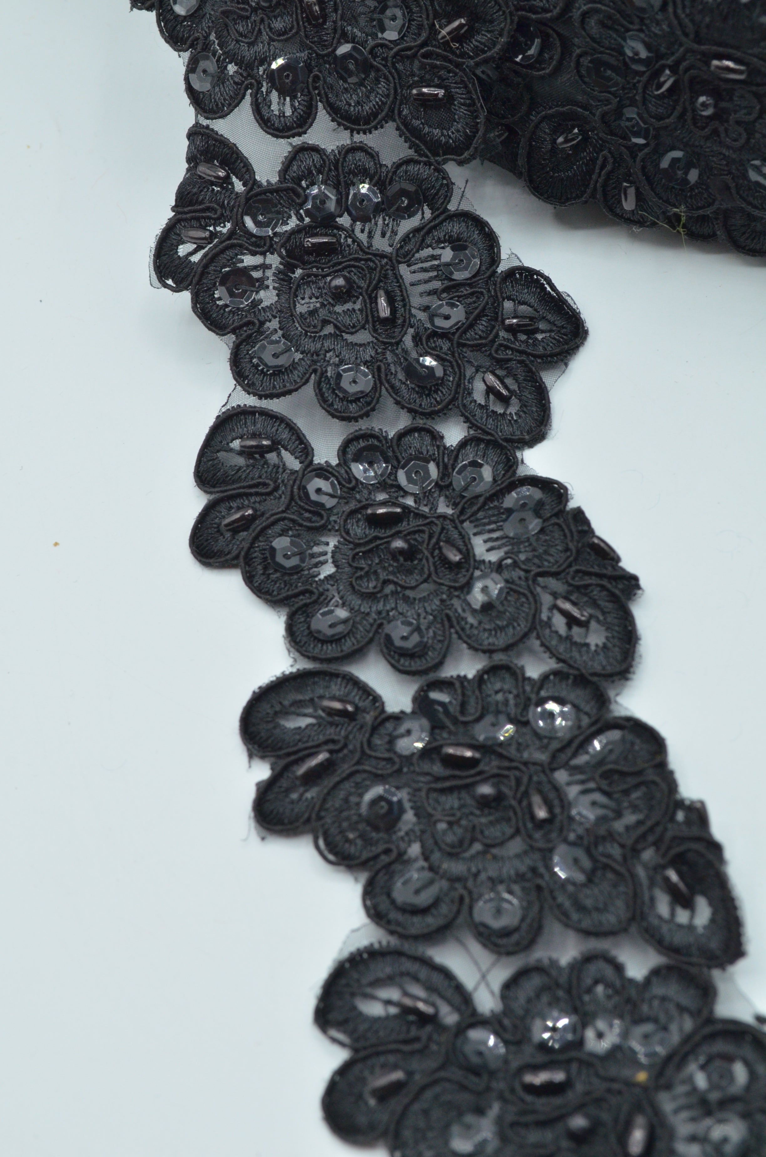 Pasmanterie Brodata Si Paiete 9cm, Negru