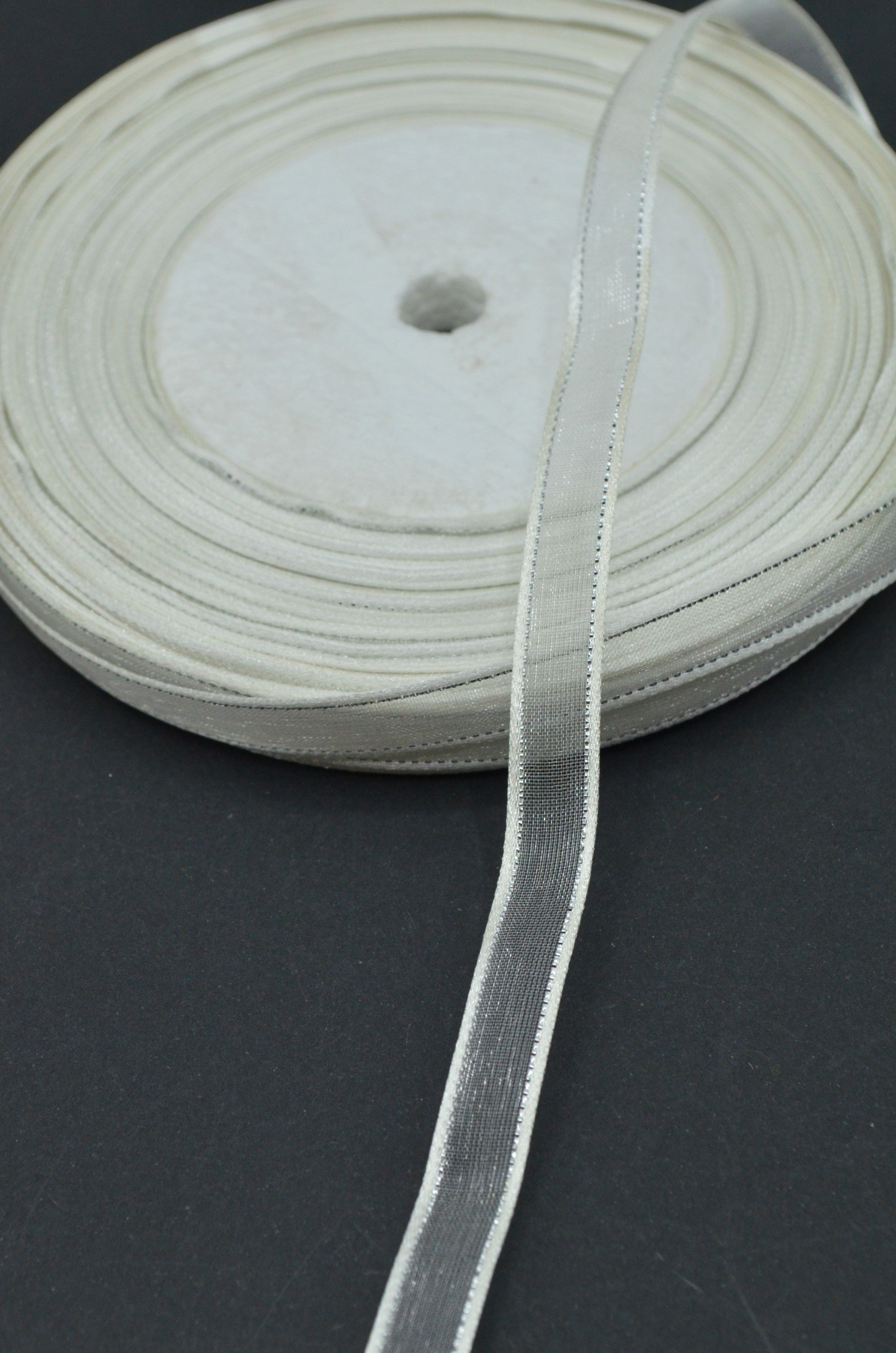 Panglica Organza Cu Margine Din Saten Si Fir Lurex, 10mm, Ivoire