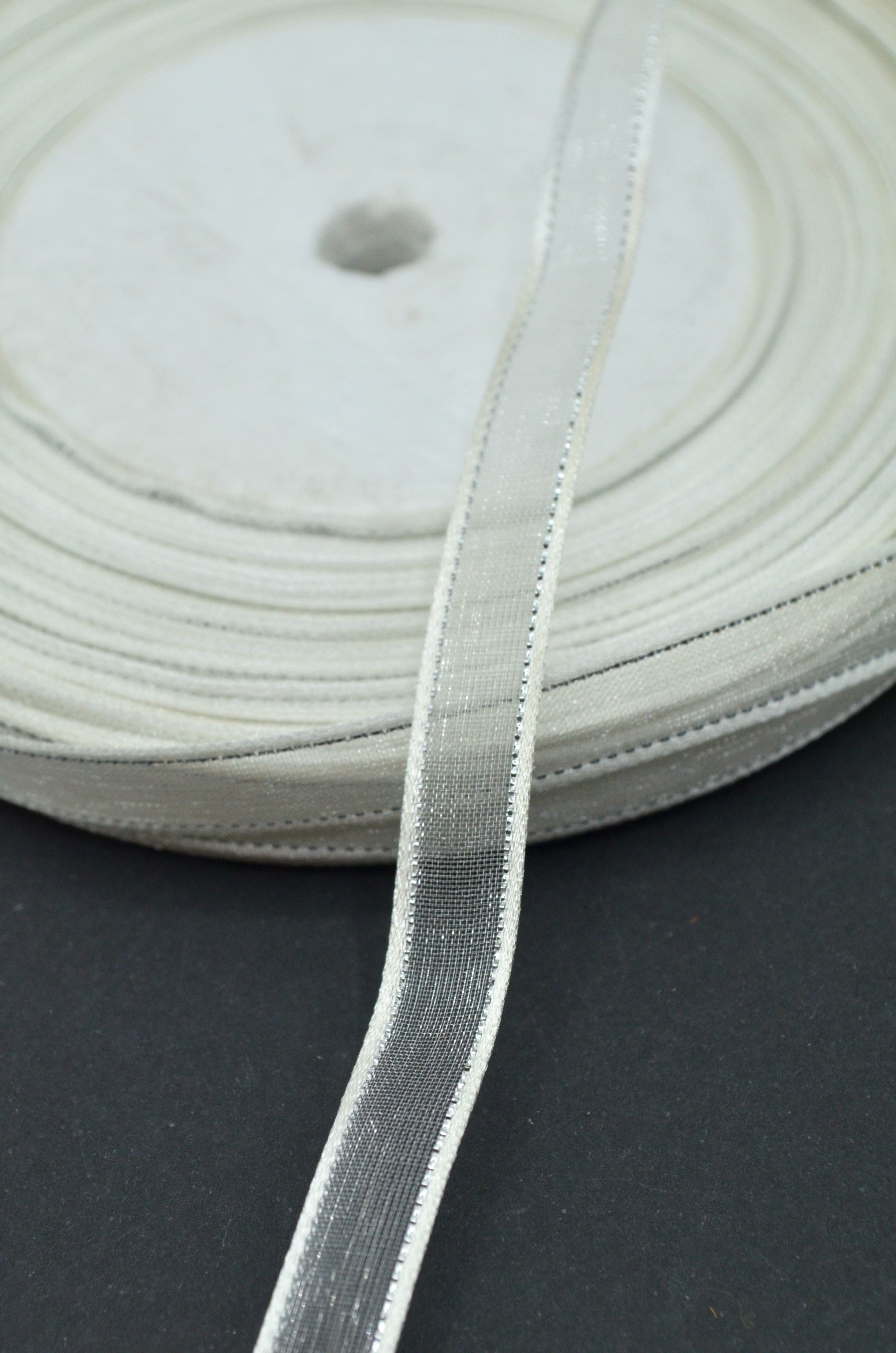 Panglica Organza Cu Margine Din Saten Si Fir Lurex, 10mm, Ivoire