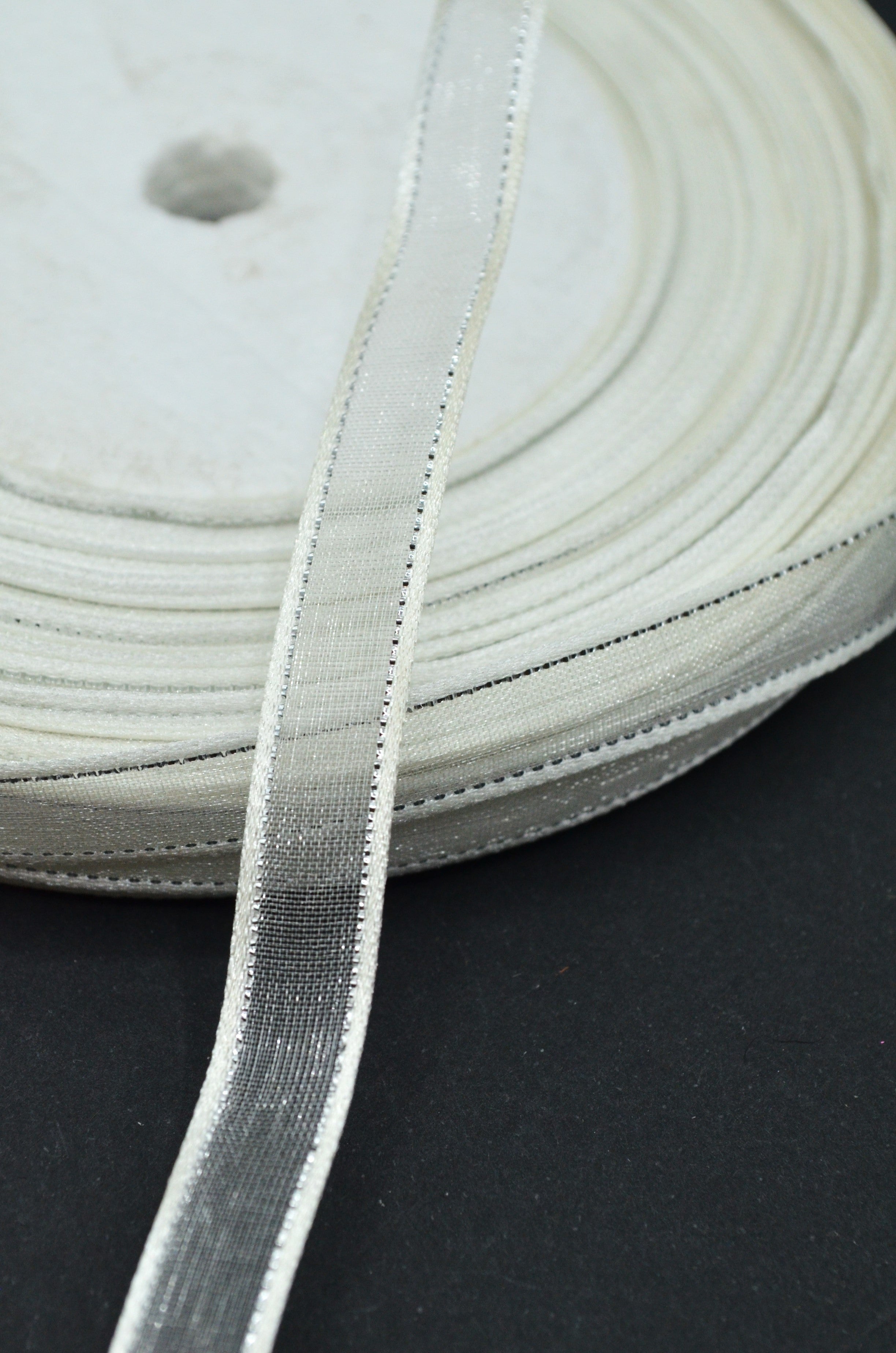 Panglica Organza Cu Margine Din Saten Si Fir Lurex, 10mm, Ivoire