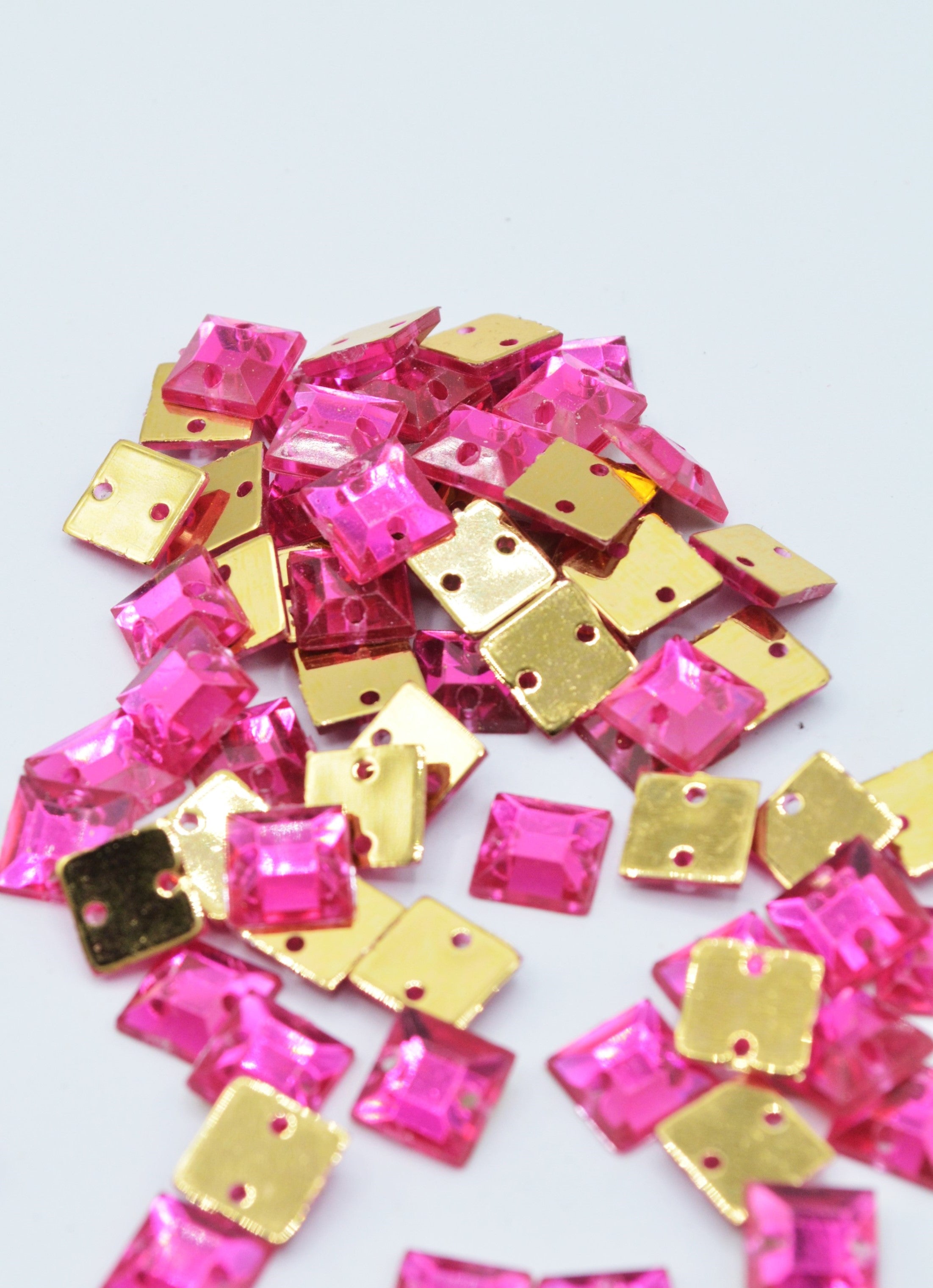 Pietre Plastic De Cusut 8mm, 10gr/Pachet
