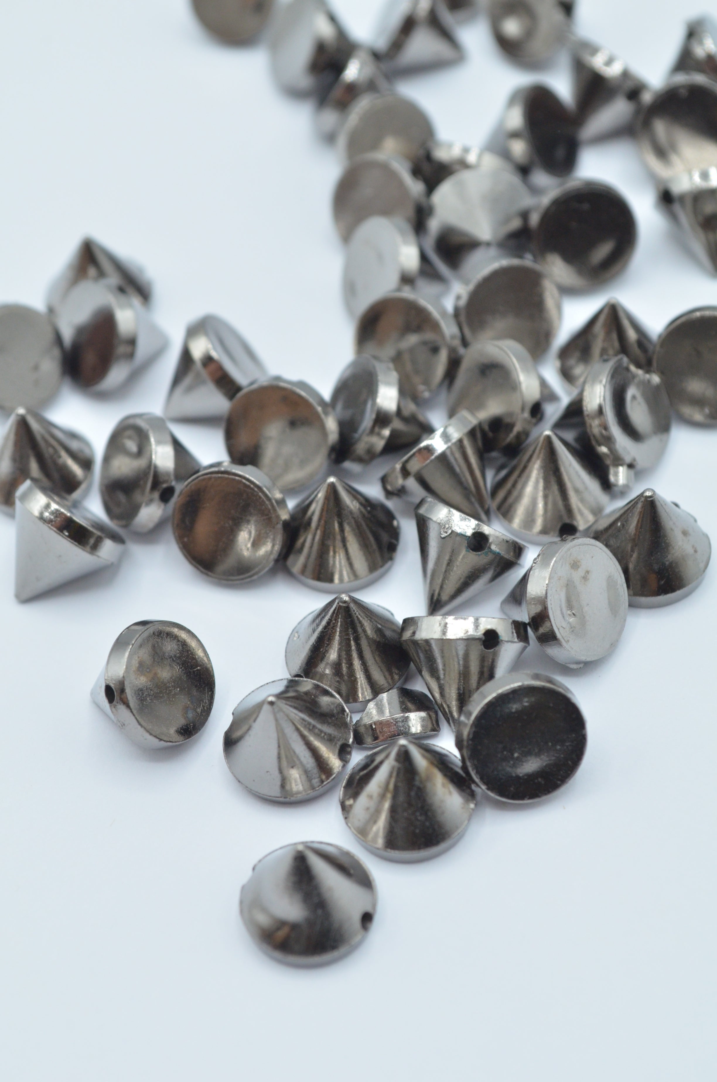 Tinte Din Plastic Care Se Cos 10mm, Gri Inchis 18-20gr/Pachet