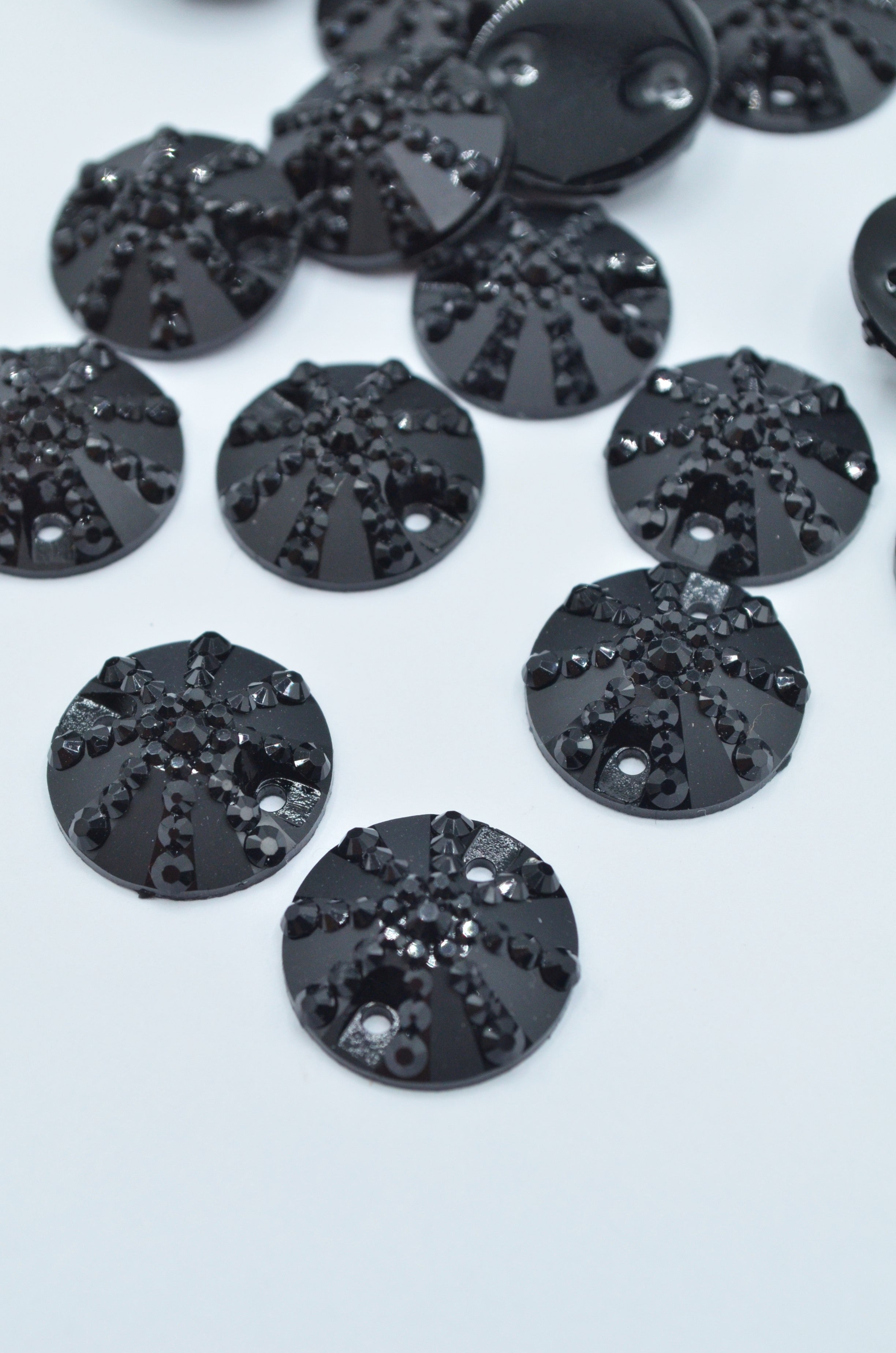 Pietre Plastic De Cusut 15mm, 15Buc/Pachet