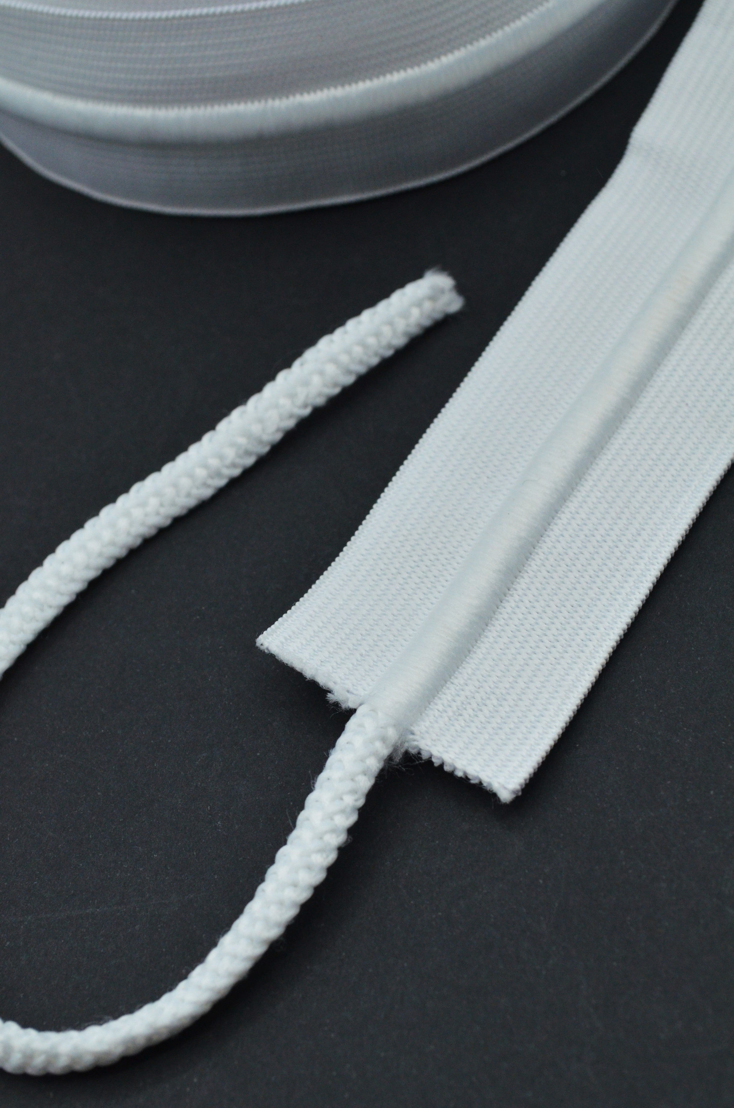 Elastic Alb Cu Snur 3.70cm