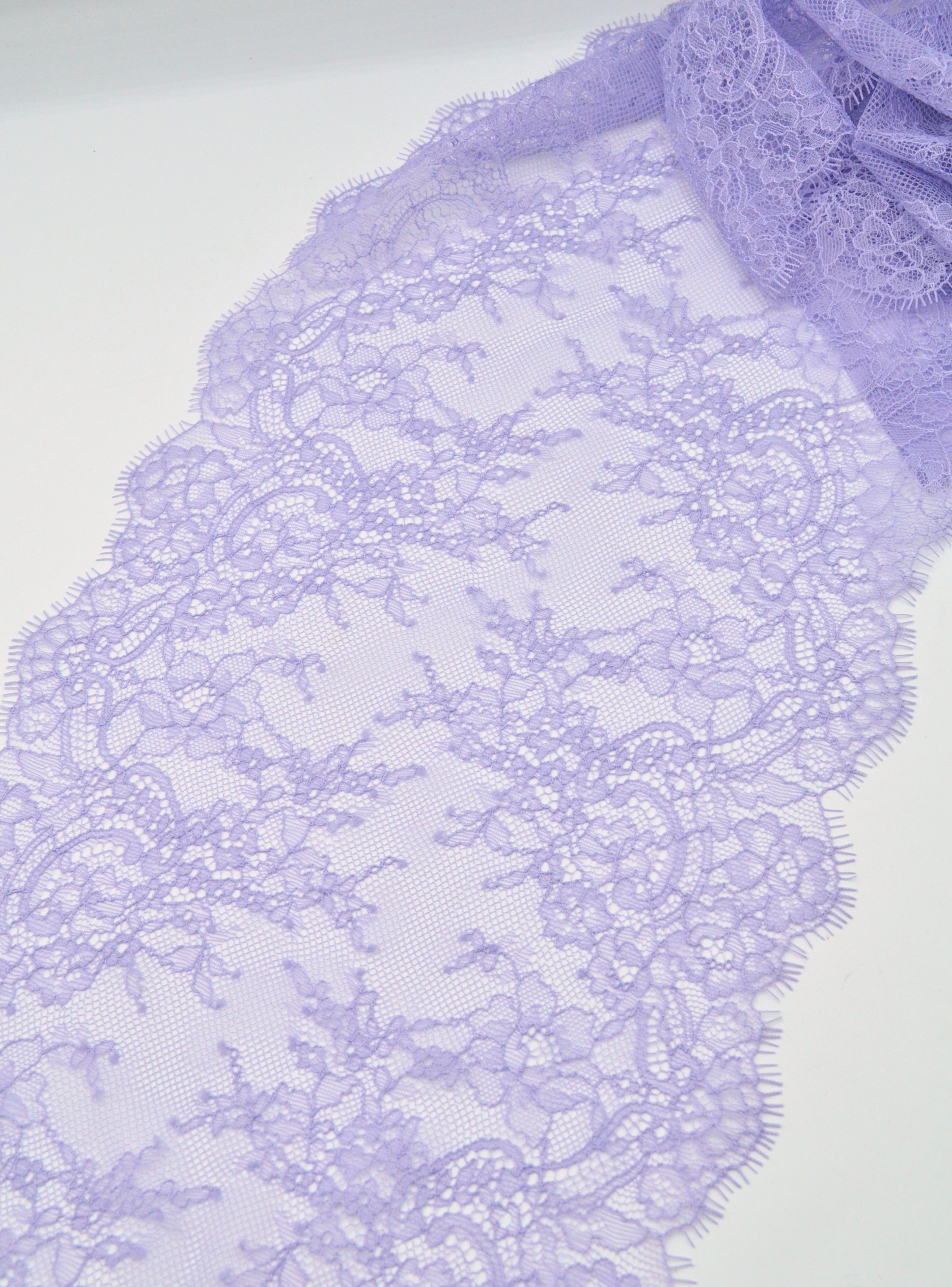 Dantela Chantilly 23cm, Lila