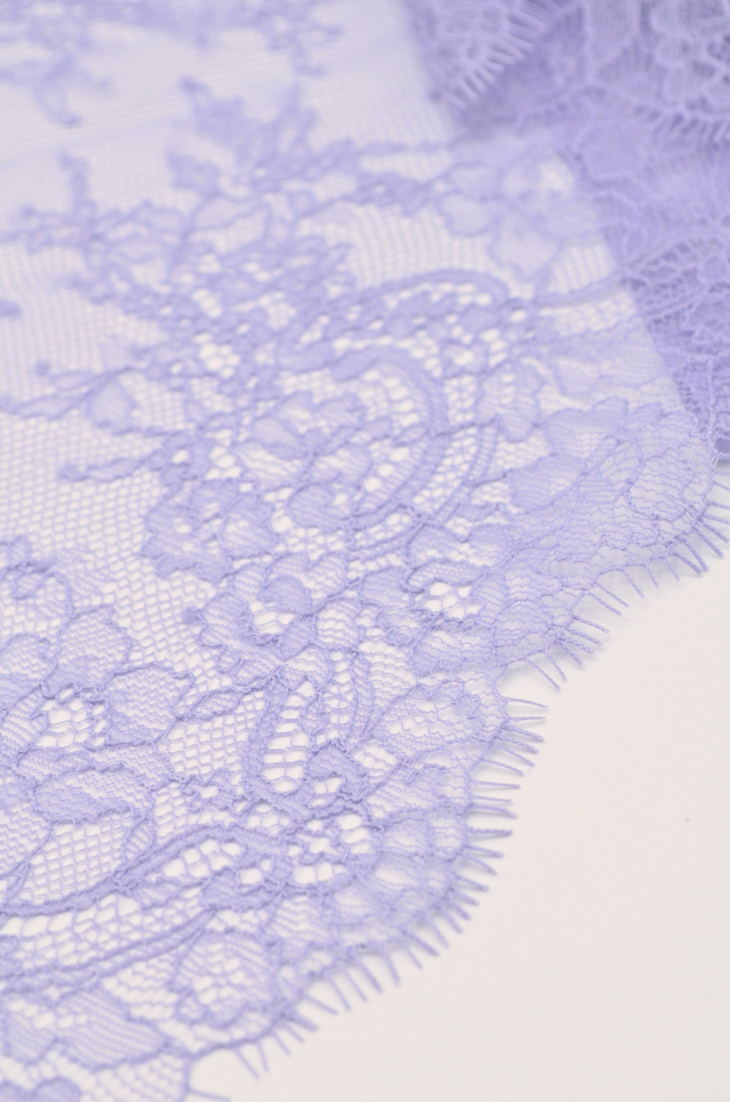 Dantela Chantilly 23cm, Lila