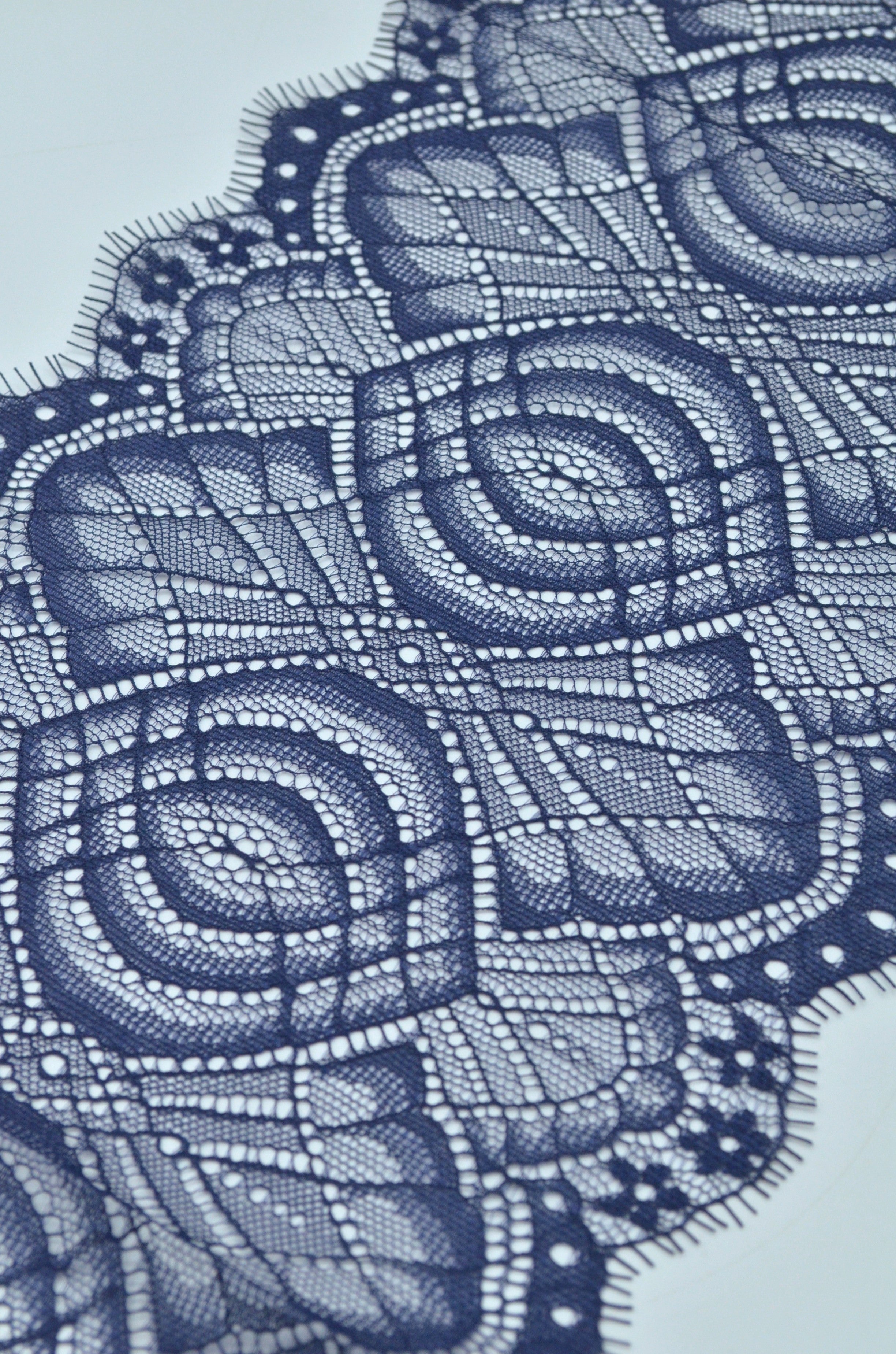 Dantela Chantilly 18cm, Bleumarin