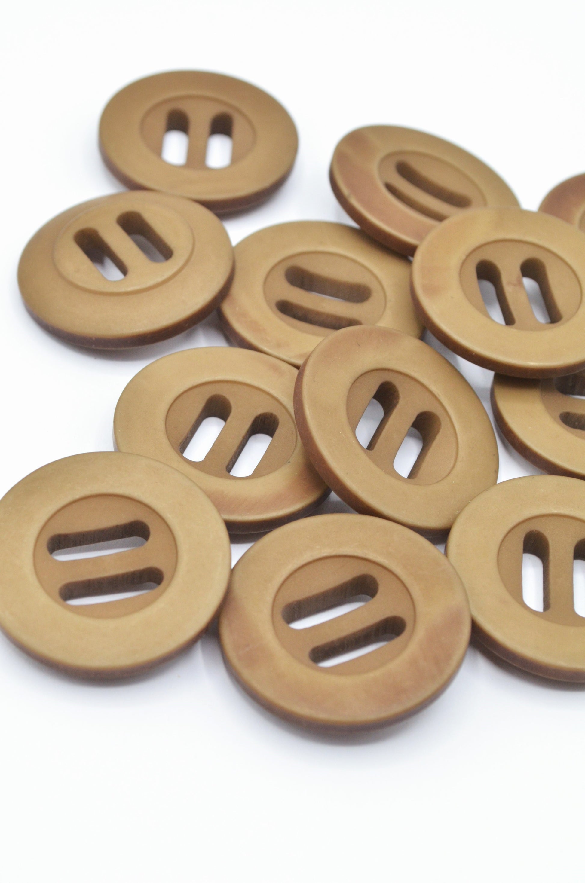 Nasturi De Plastic 34mm, Maro