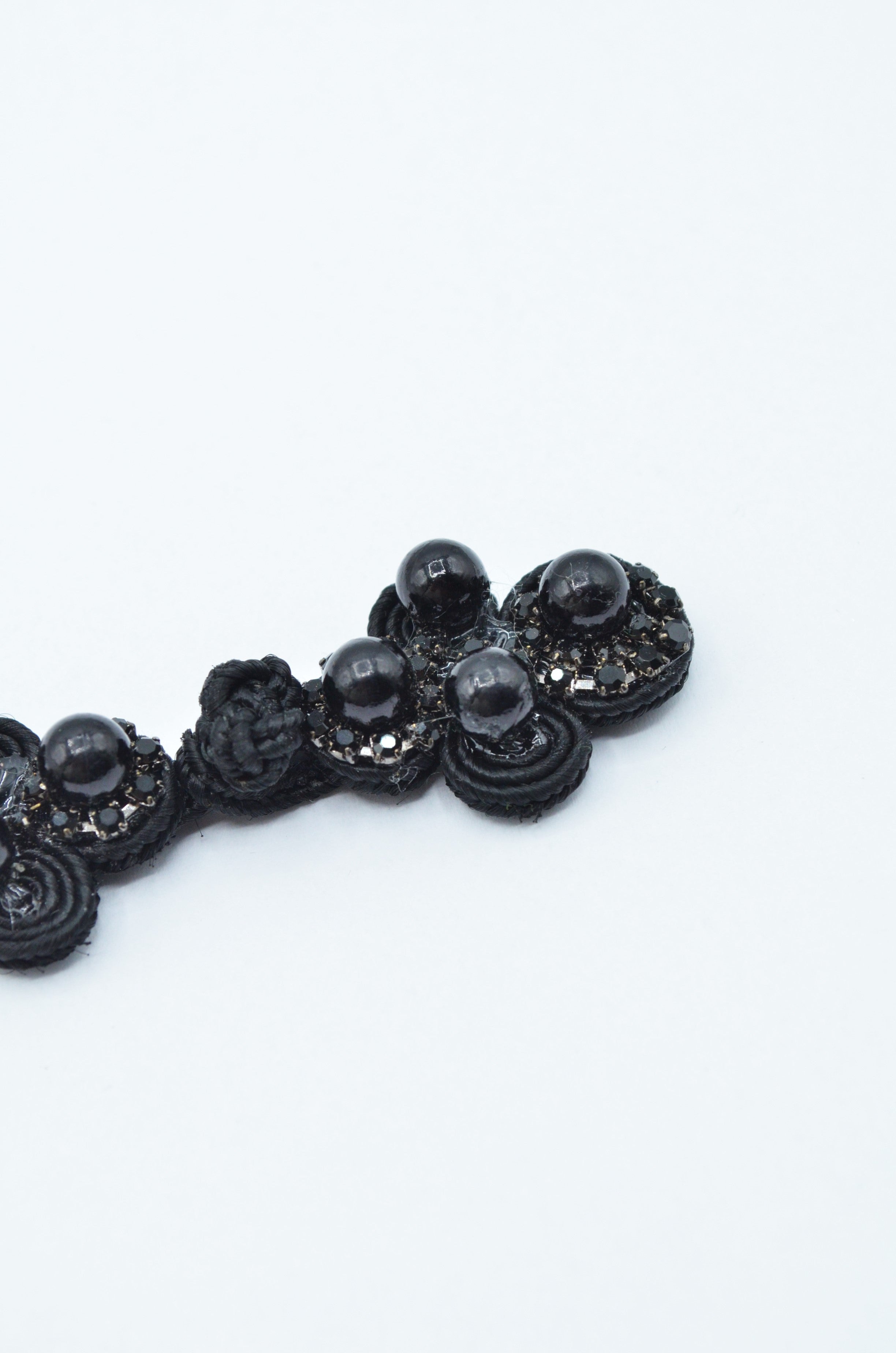 Brandemburg Cu Perle Si Strasuri 8cm, Negru