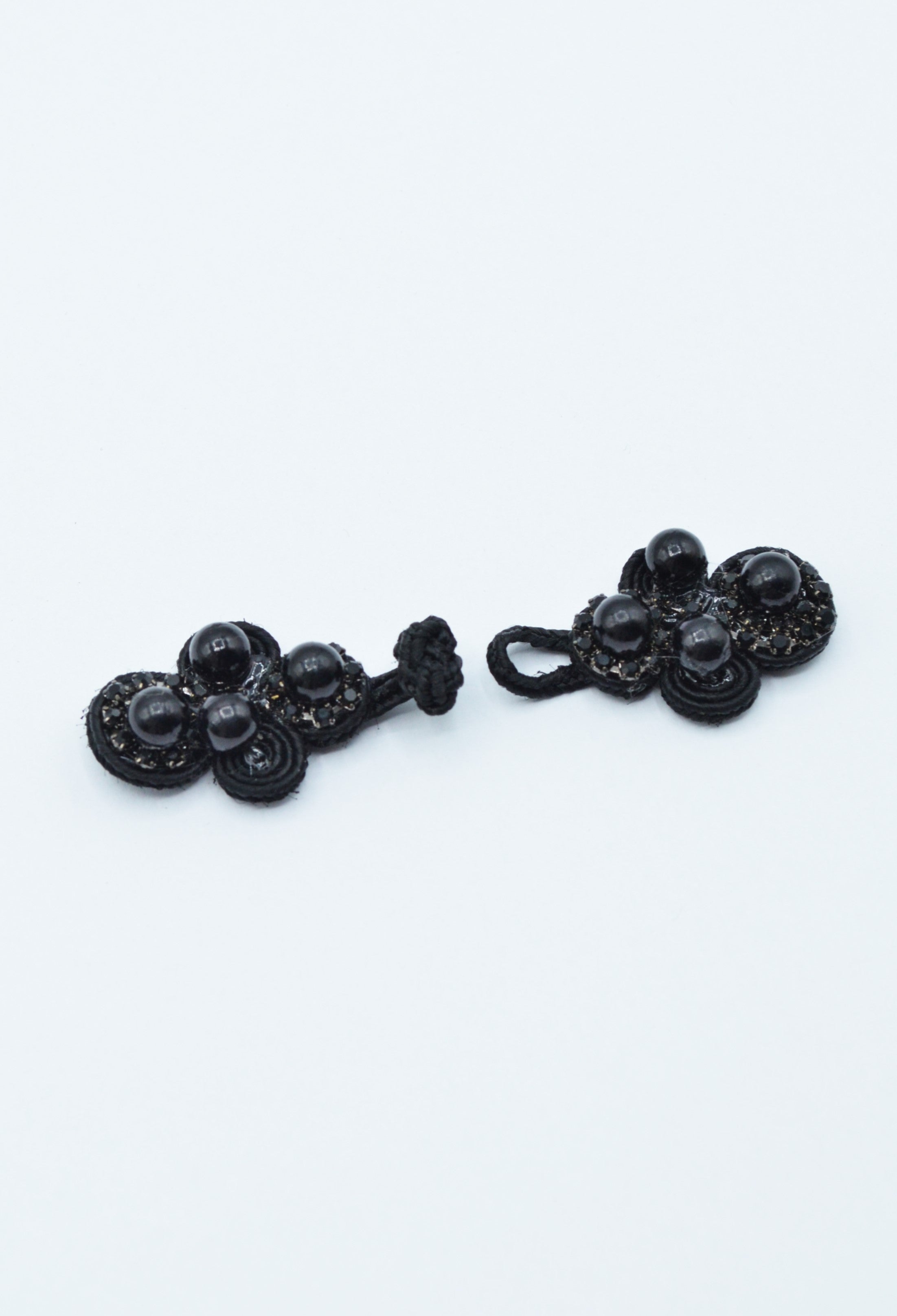 Brandemburg Cu Perle Si Strasuri 8cm, Negru