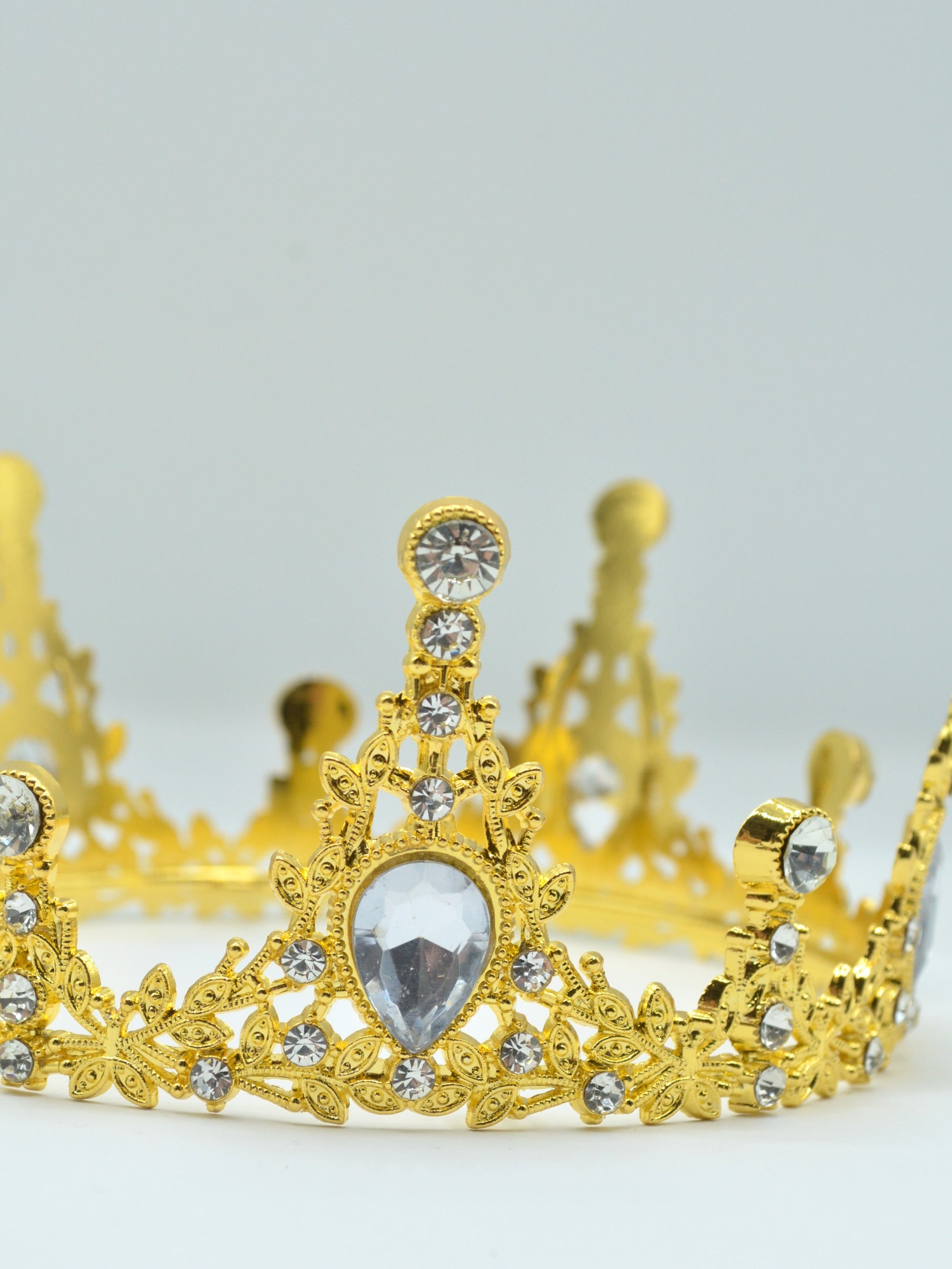 Coroana De Tort,(Diametru la baza 12cm/Inaltime 6cm)