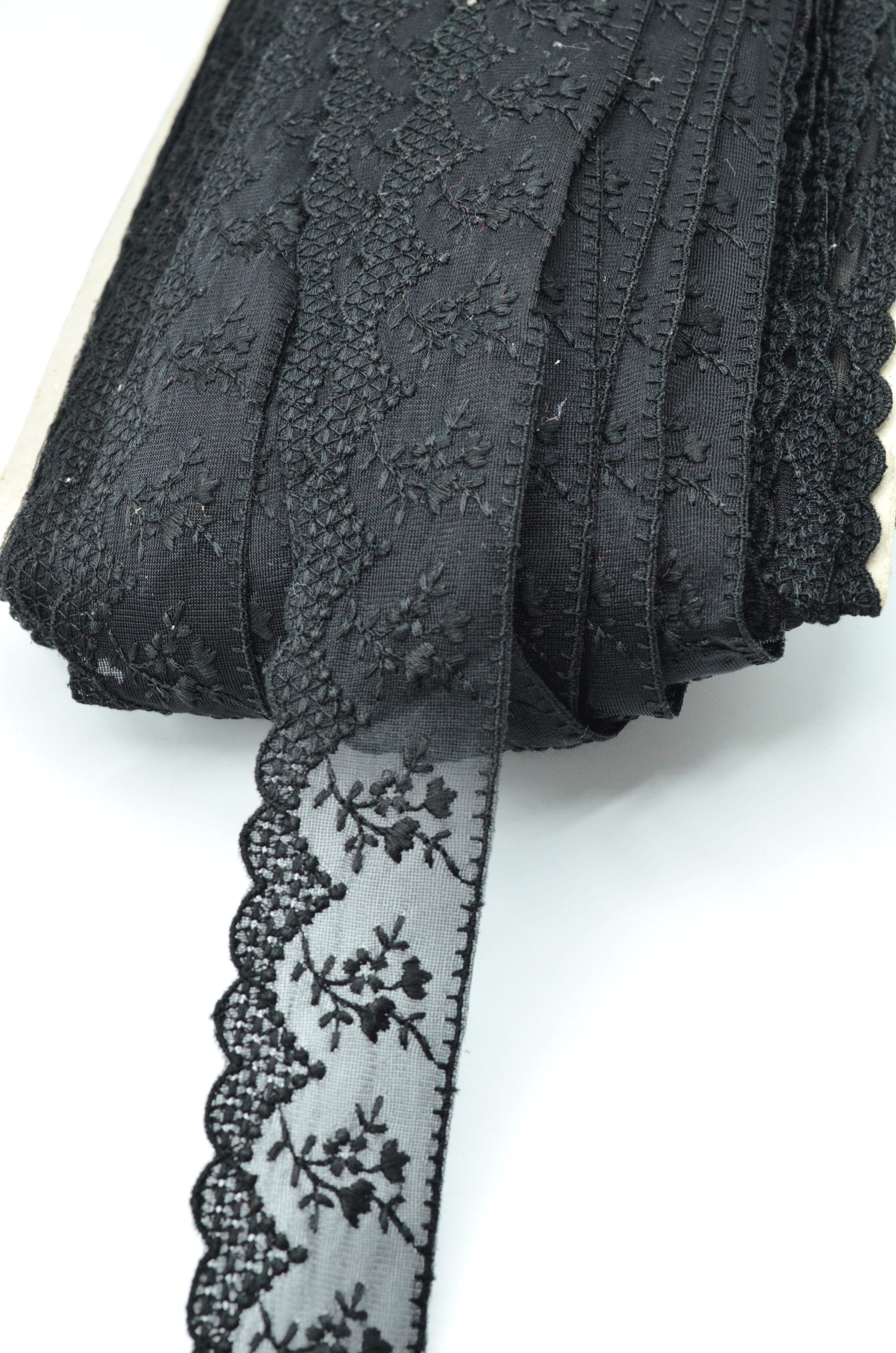 Dantela Neagra 3.50cm, pret pe metru