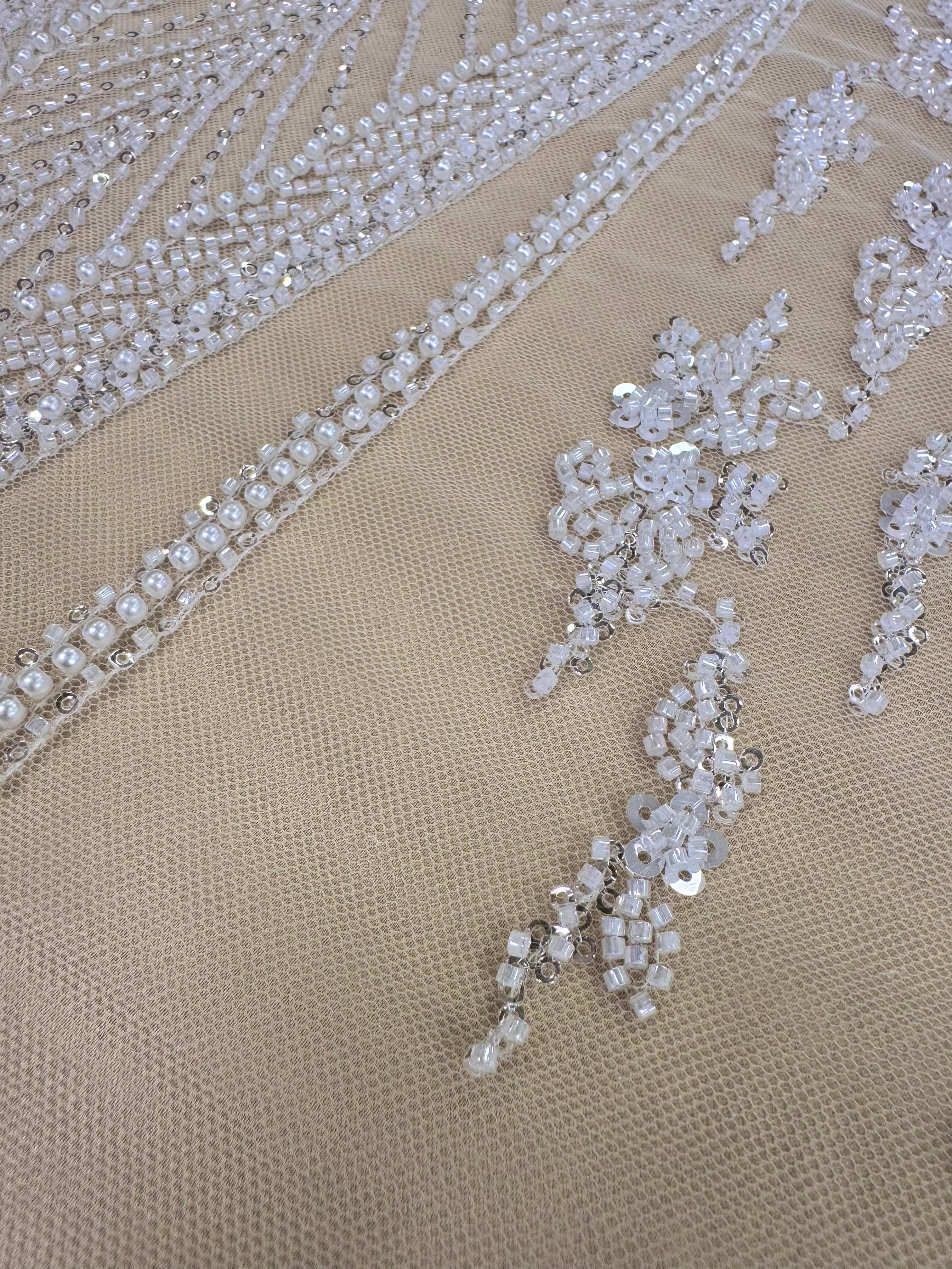 Broderie Pe Tull Cu Margele