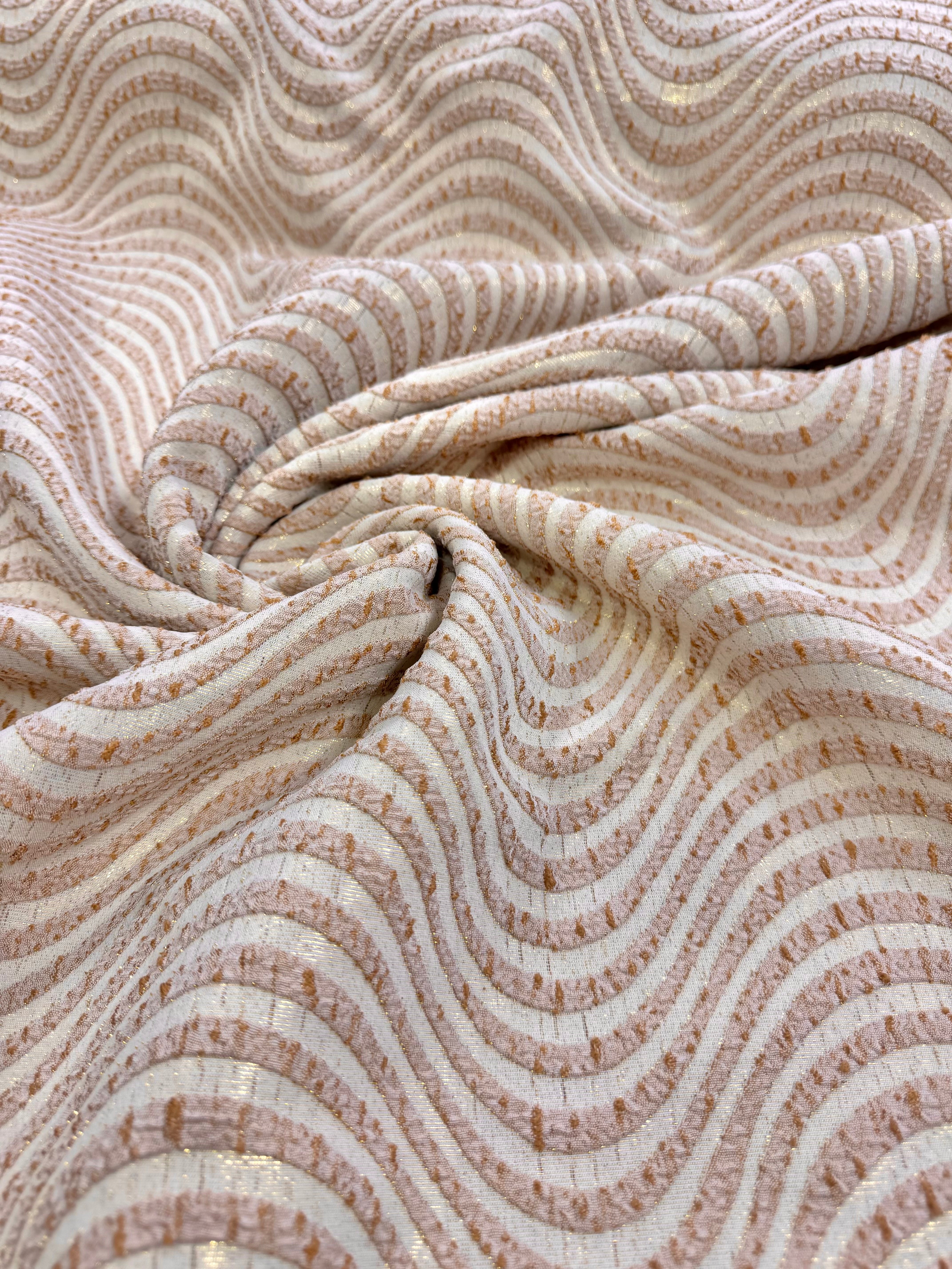 Brocard elastic cu fir lurex auriu