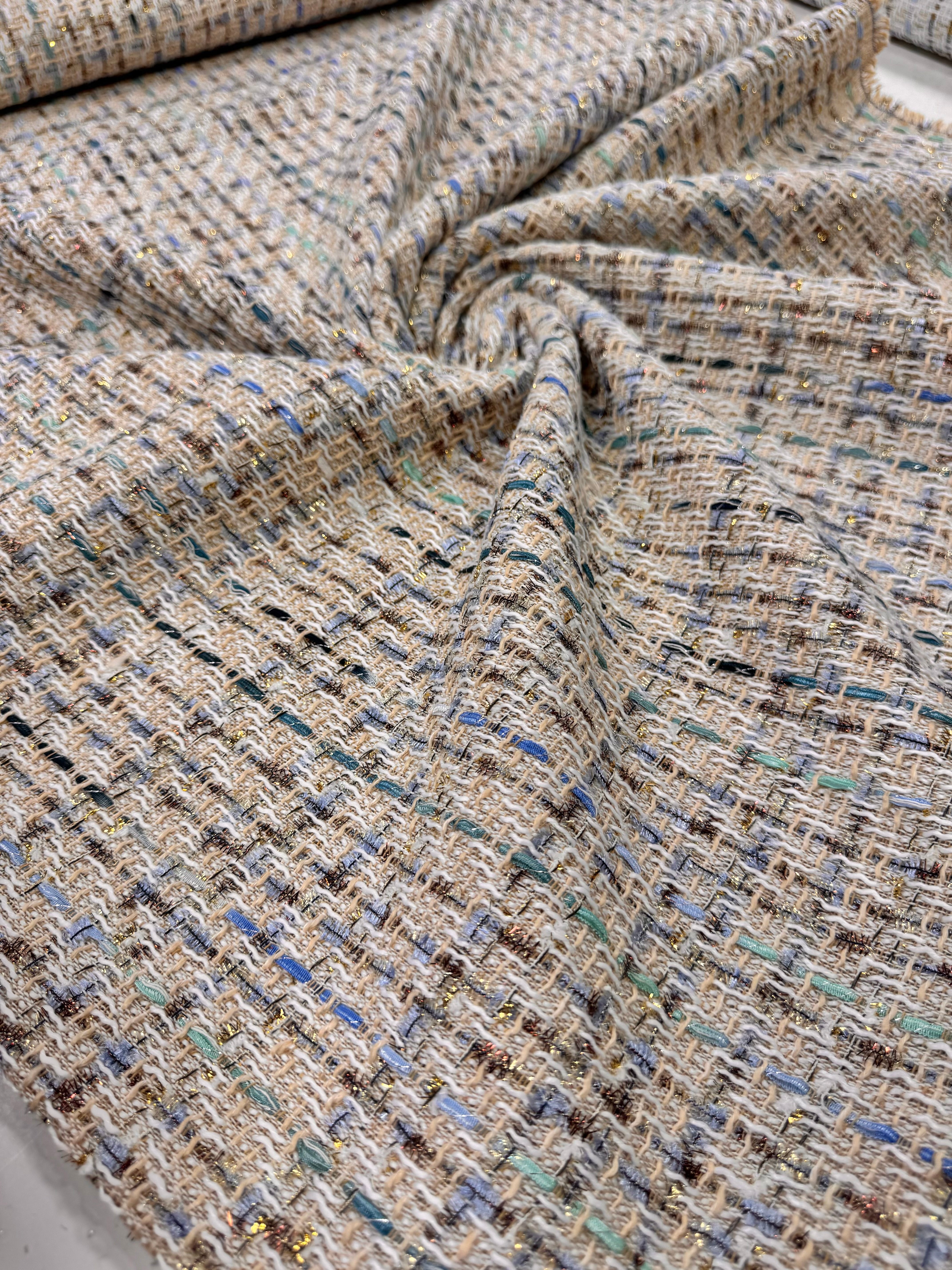 Stofă Tweed Bej Cu Fir Lurex Auriu
