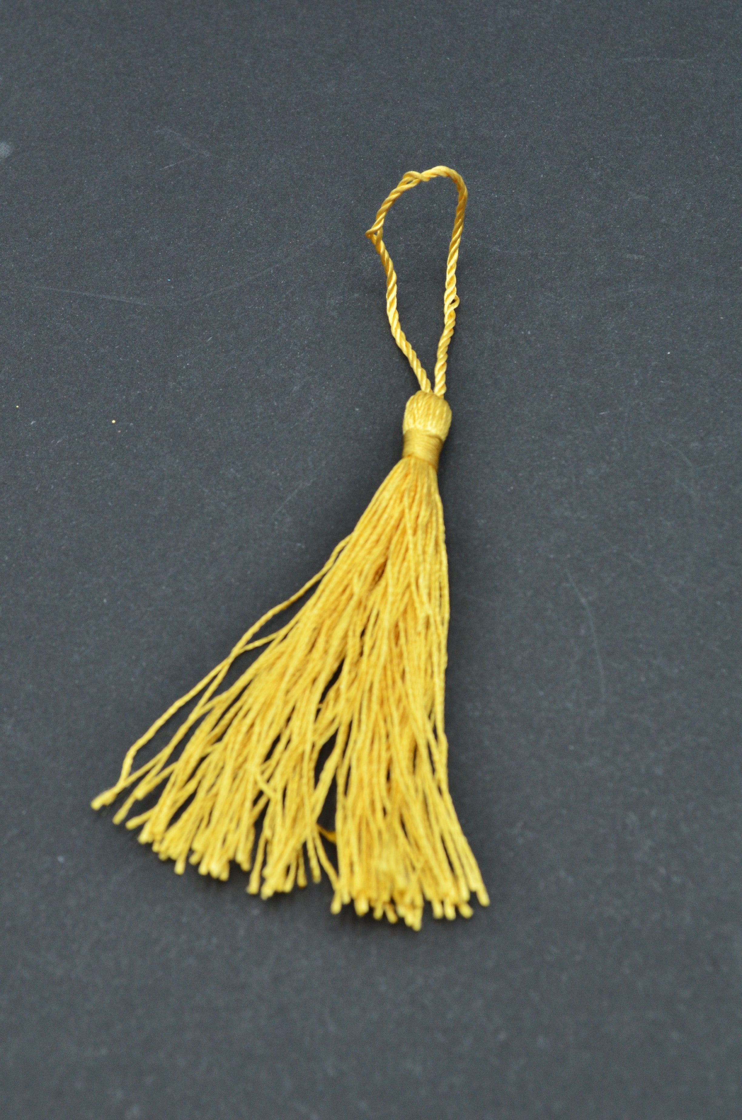 Ciucuri 8cm, Mustar