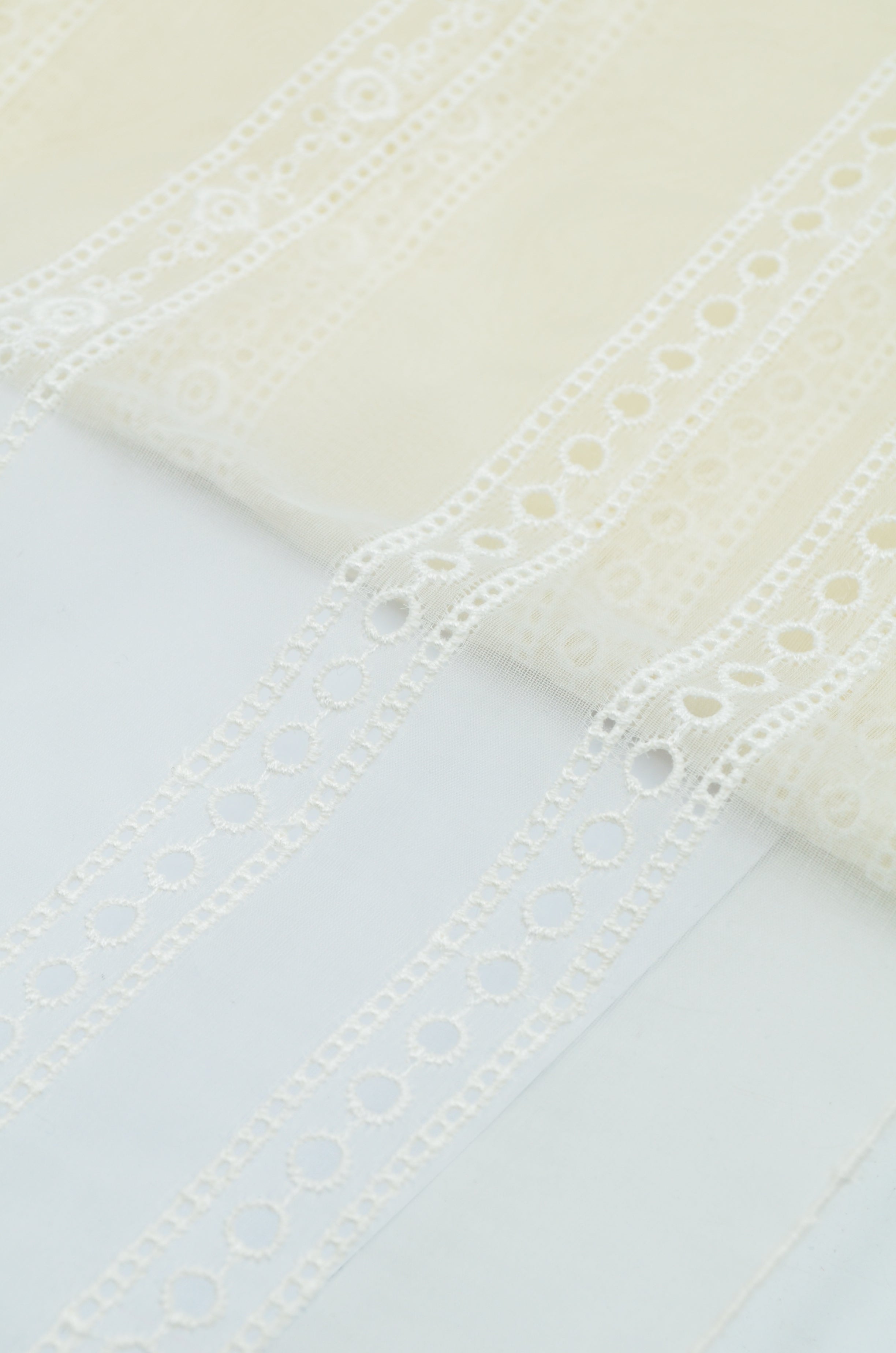 Organza De Matase Brodata Crem (37cm/Latime)