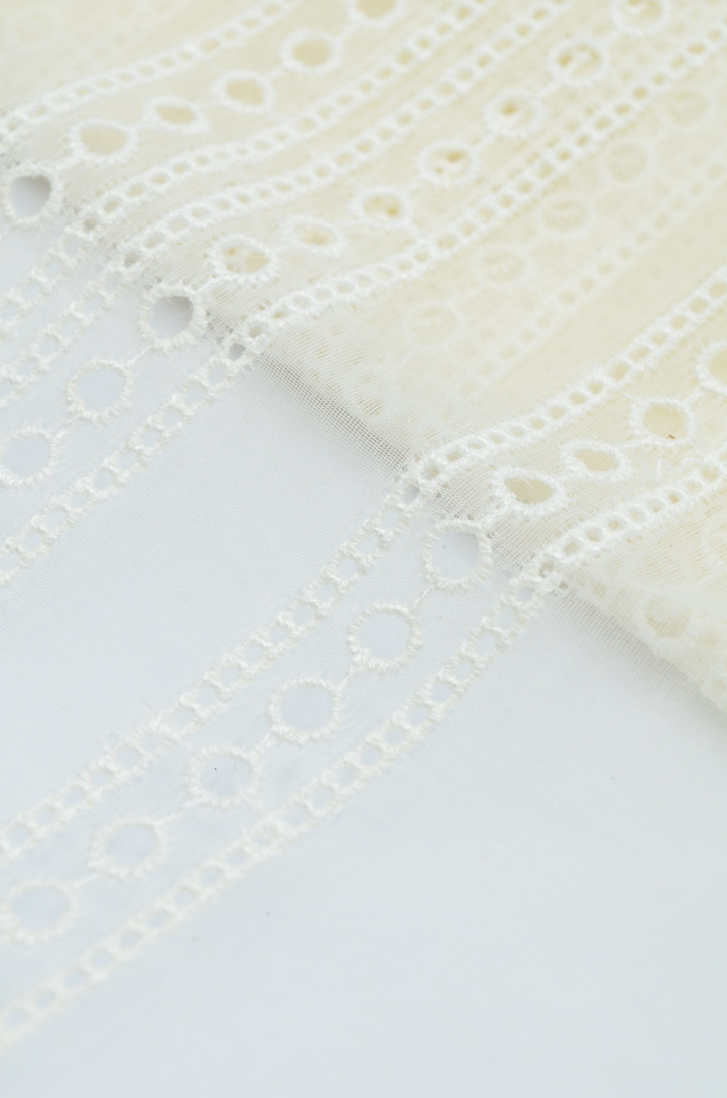 Organza De Matase Brodata Crem (37cm/Latime)