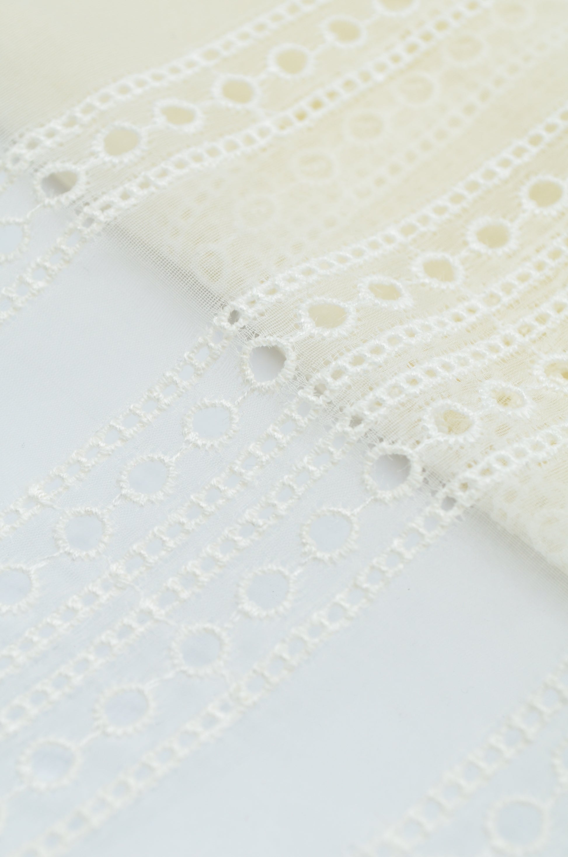 Organza De Matase Brodata Crem (37cm/Latime)