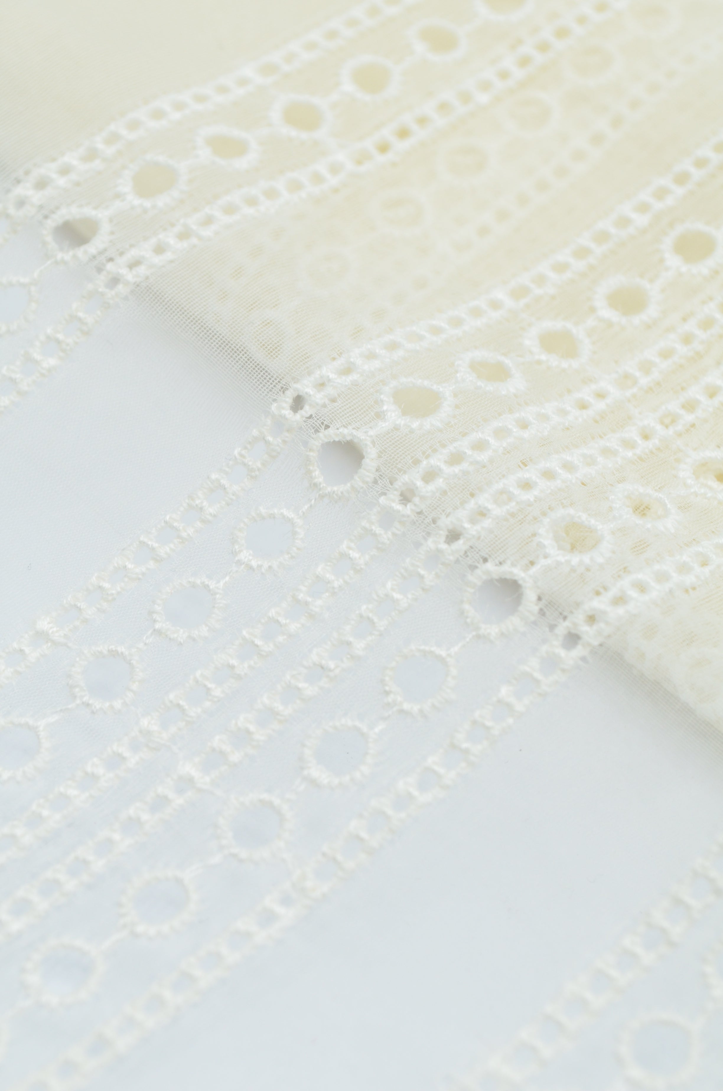 Organza De Matase Brodata Crem (37cm/Latime)