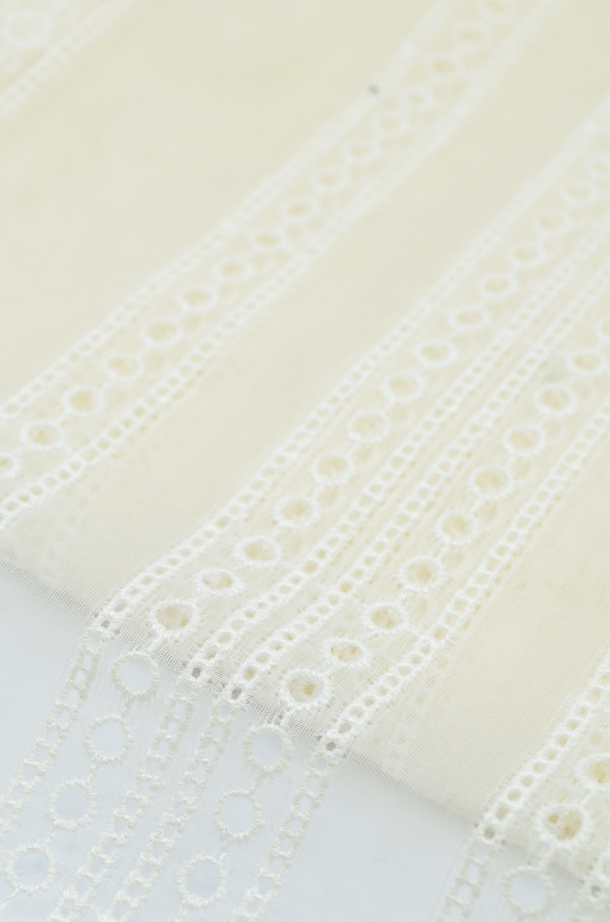 Organza De Matase Brodata Crem (37cm/Latime)