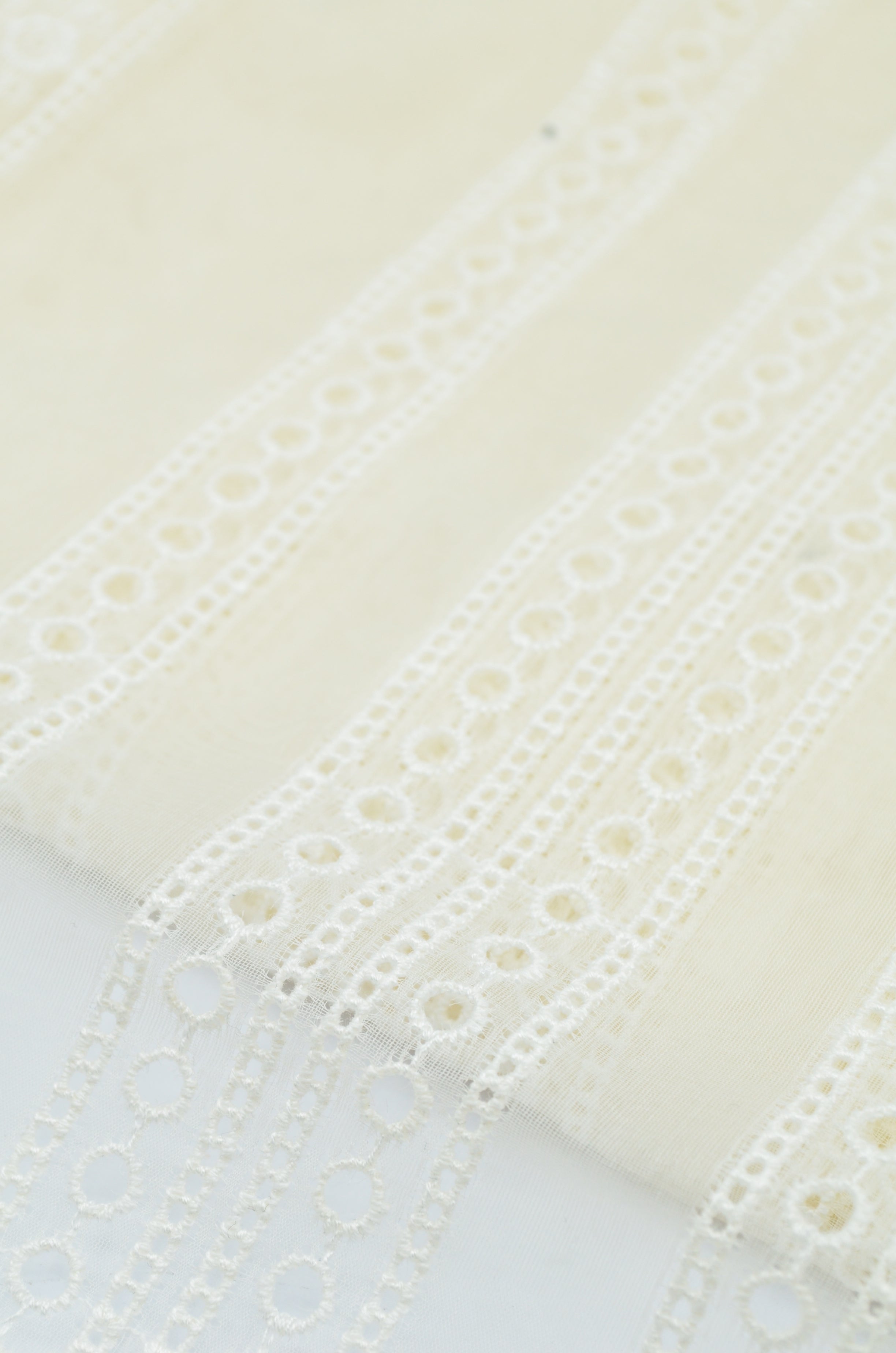 Organza De Matase Brodata Crem (37cm/Latime)