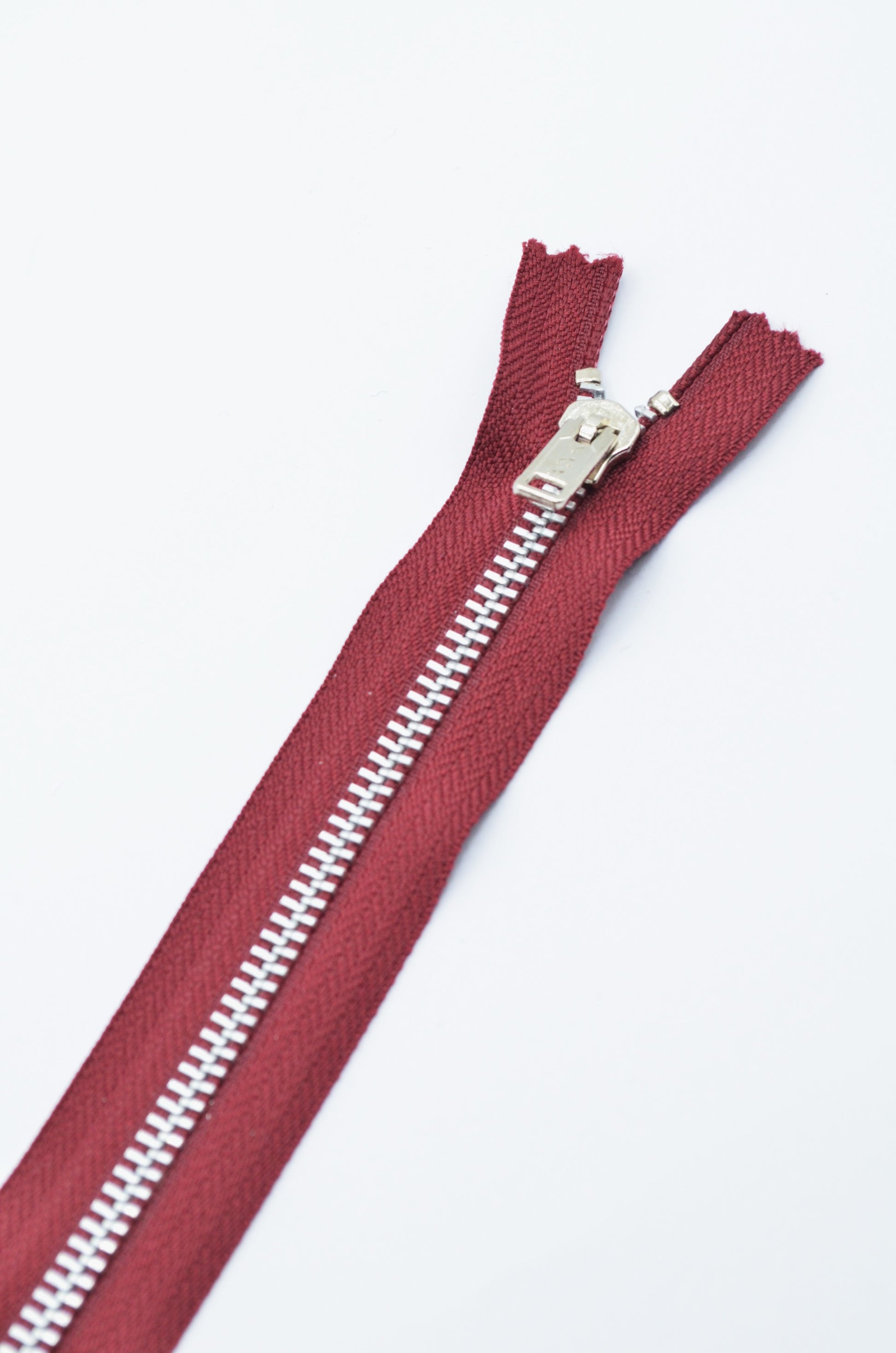 Fermoar Metalic YKK 18cm, Grena