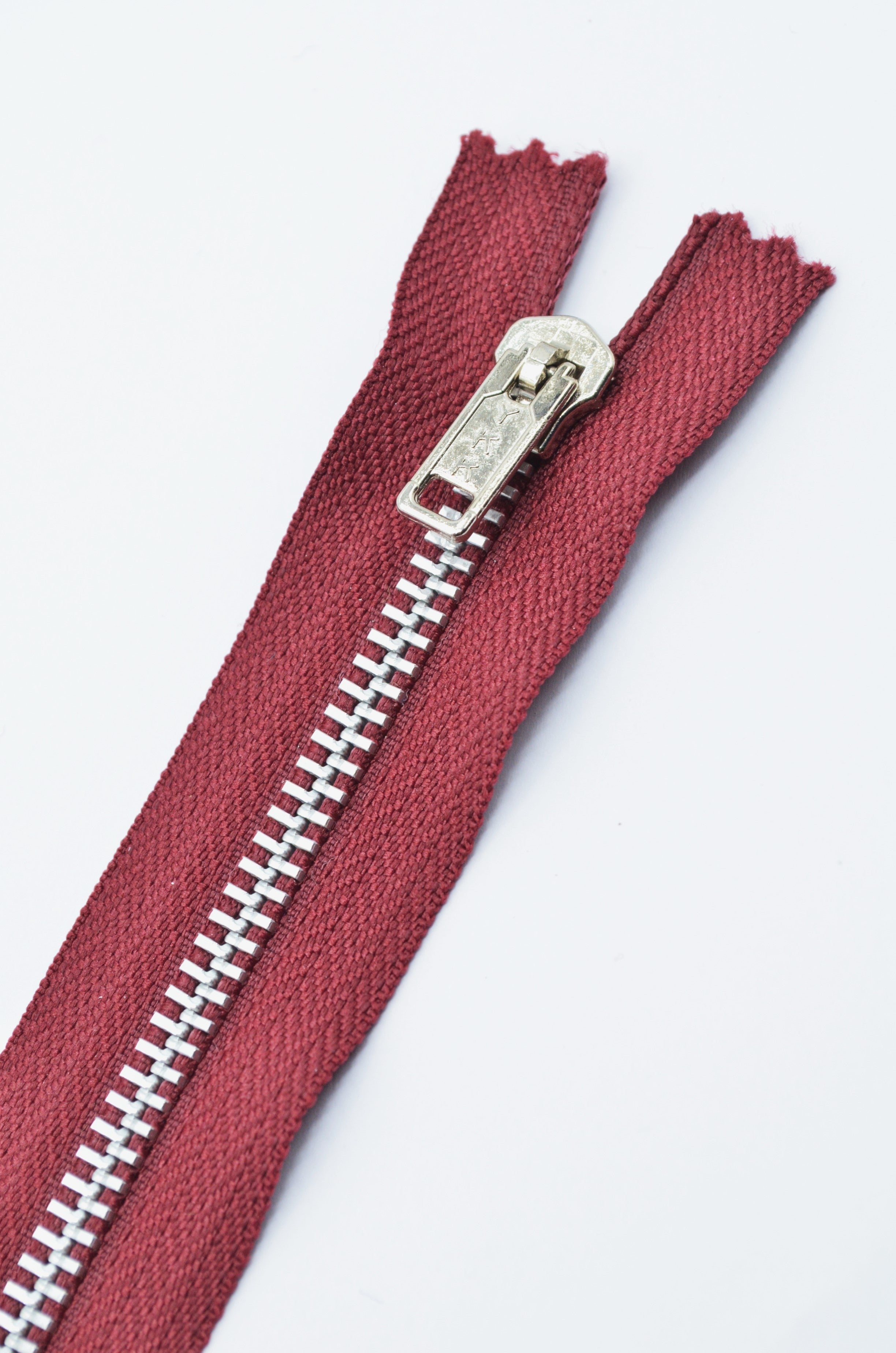 Fermoar Metalic YKK 18cm, Grena