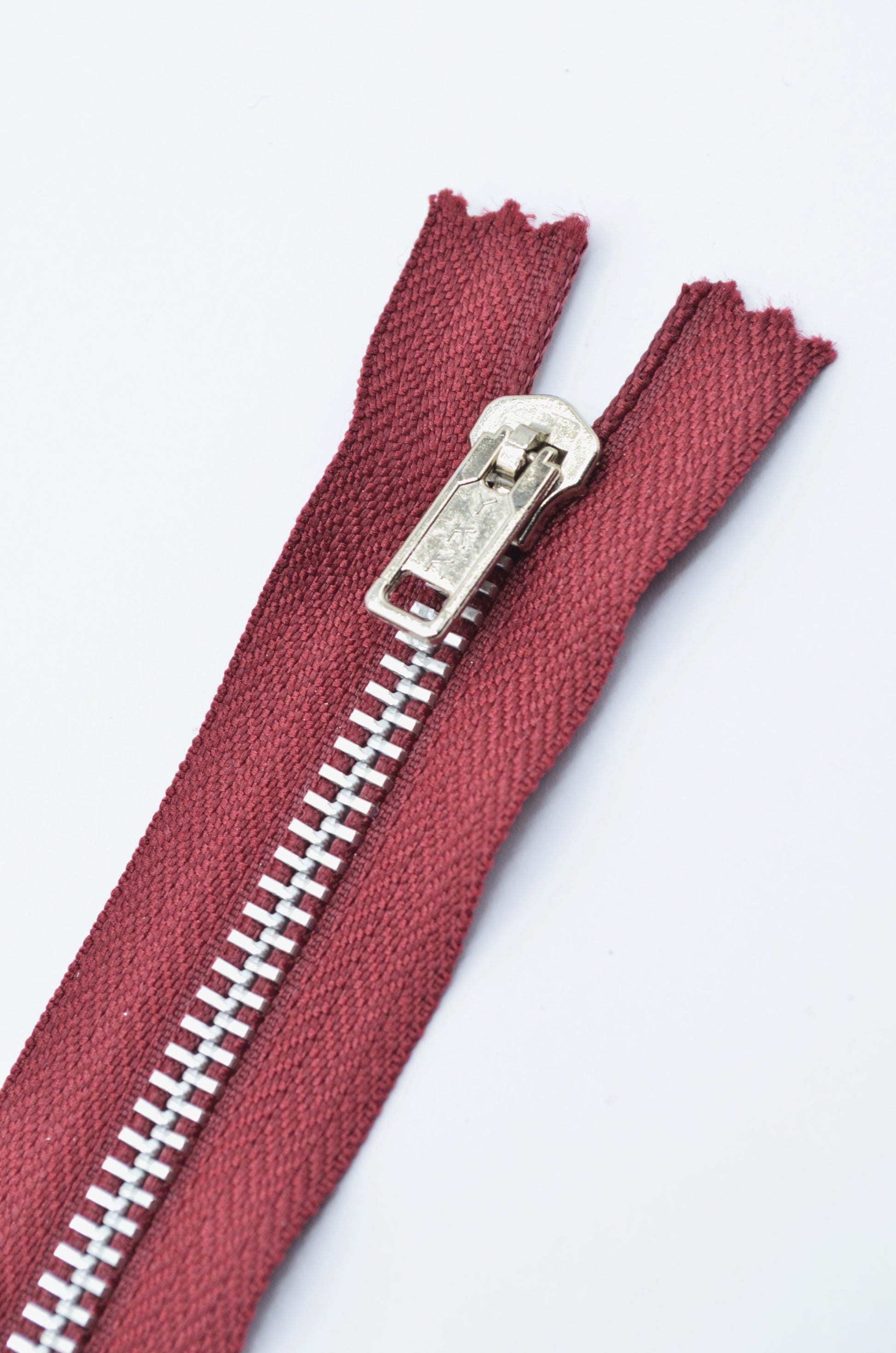 Fermoar Metalic YKK 18cm, Grena