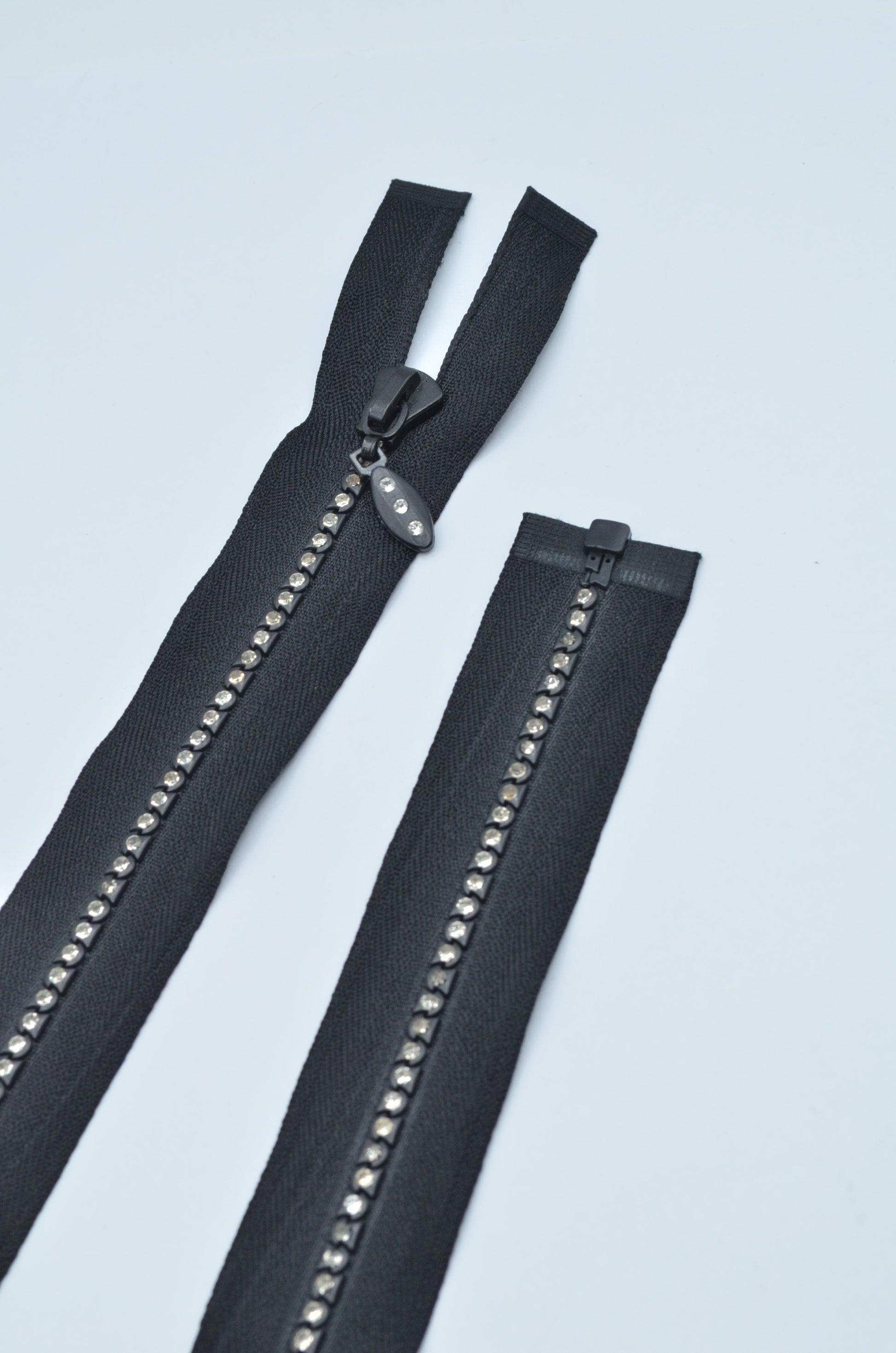 Fermoar De Plastic Cu Stras 70cm, Negru