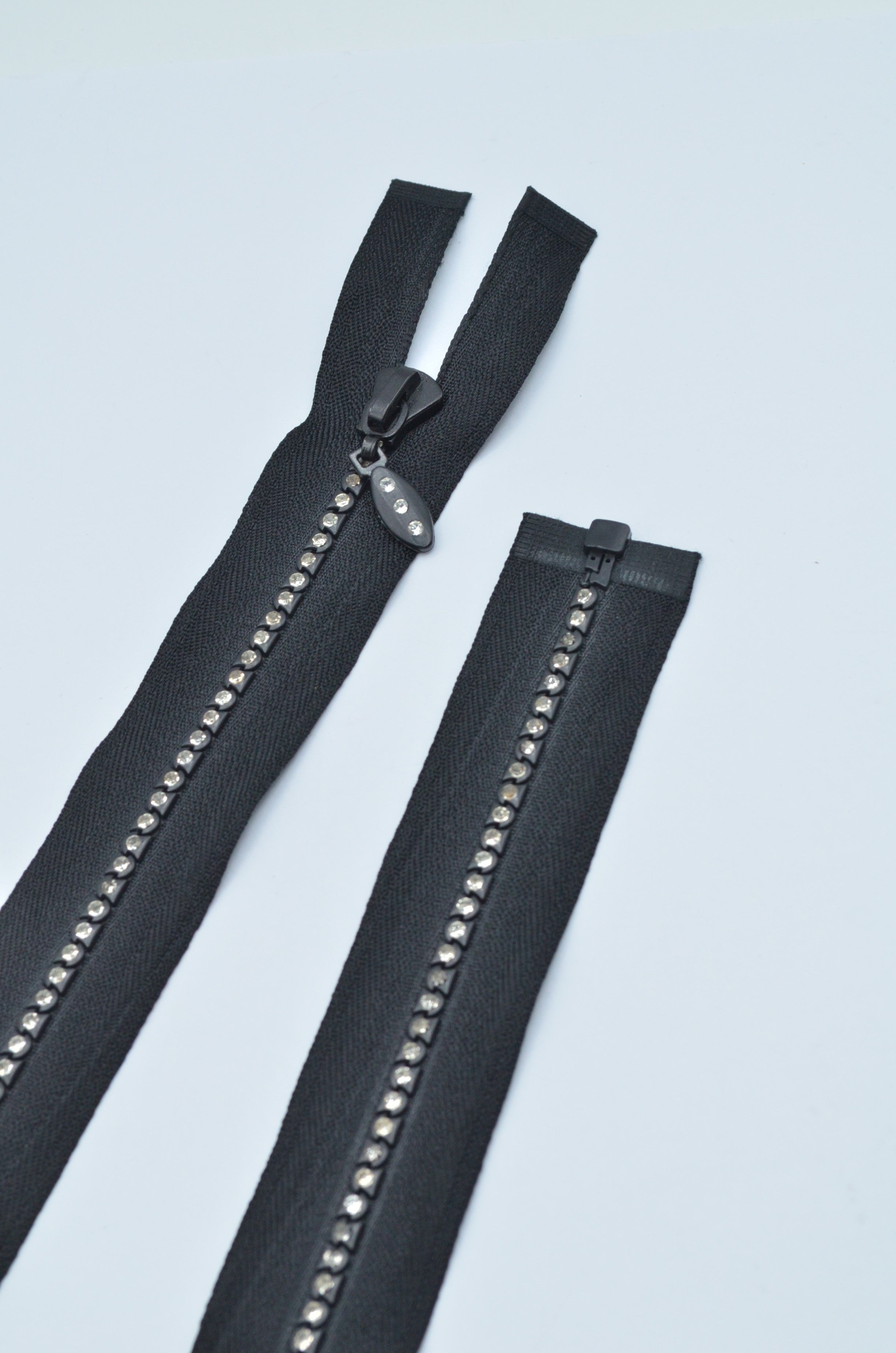 Fermoar De Plastic Cu Stras 70cm, Negru