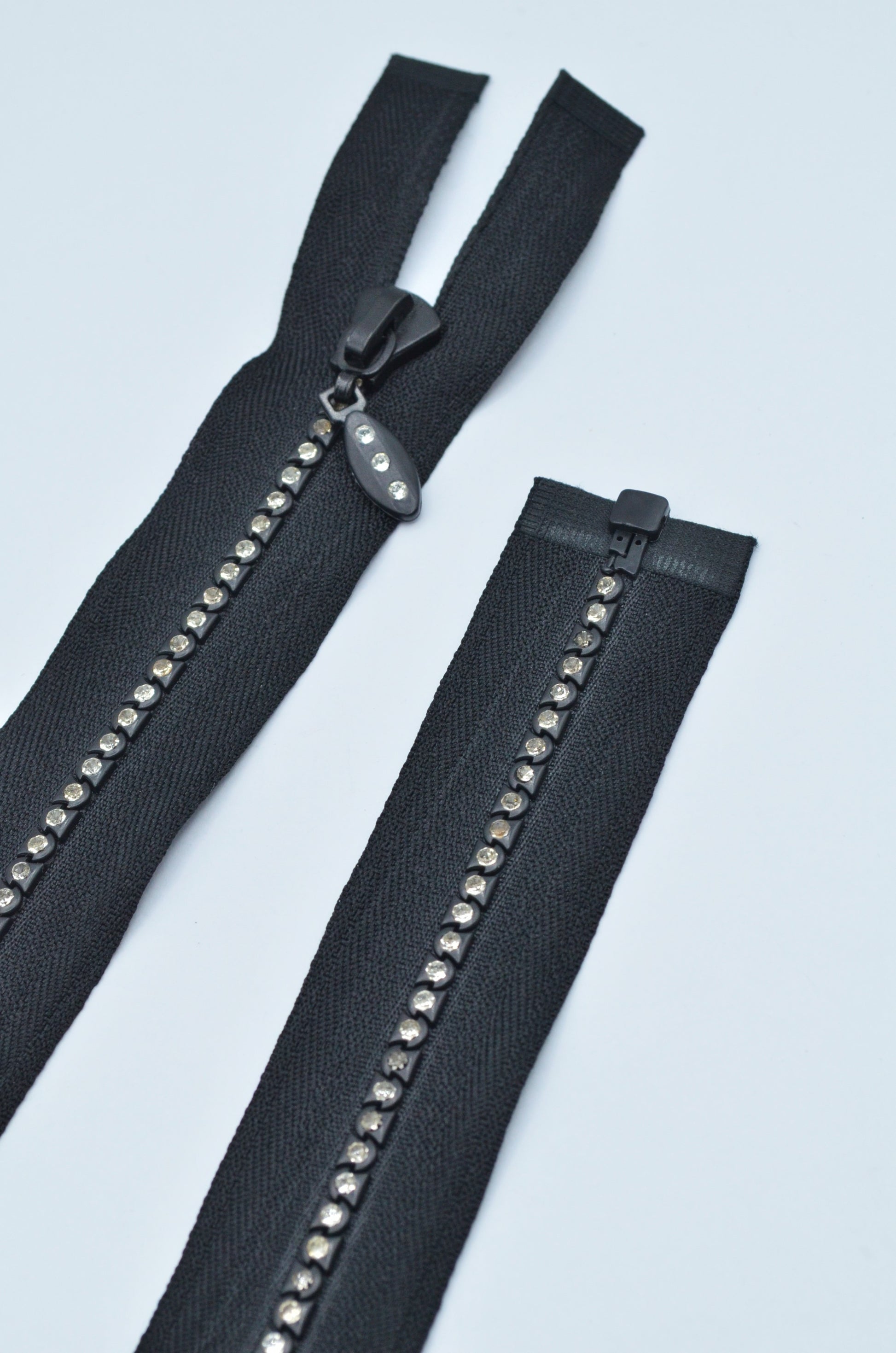 Fermoar De Plastic Cu Stras 70cm, Negru