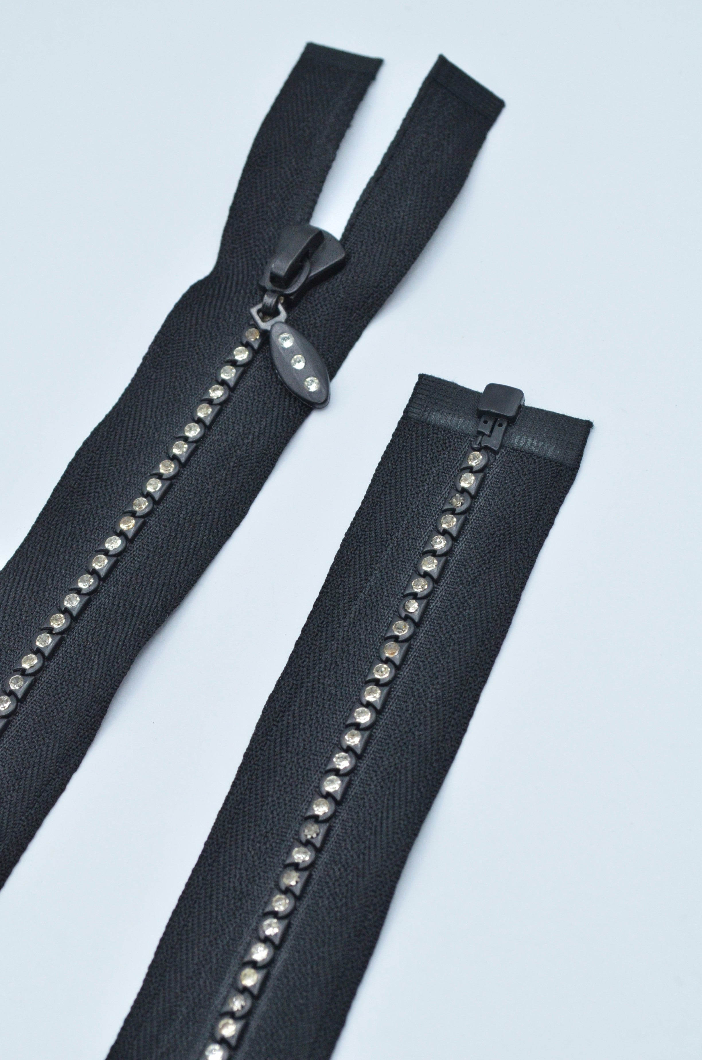Fermoar De Plastic Cu Stras 70cm, Negru