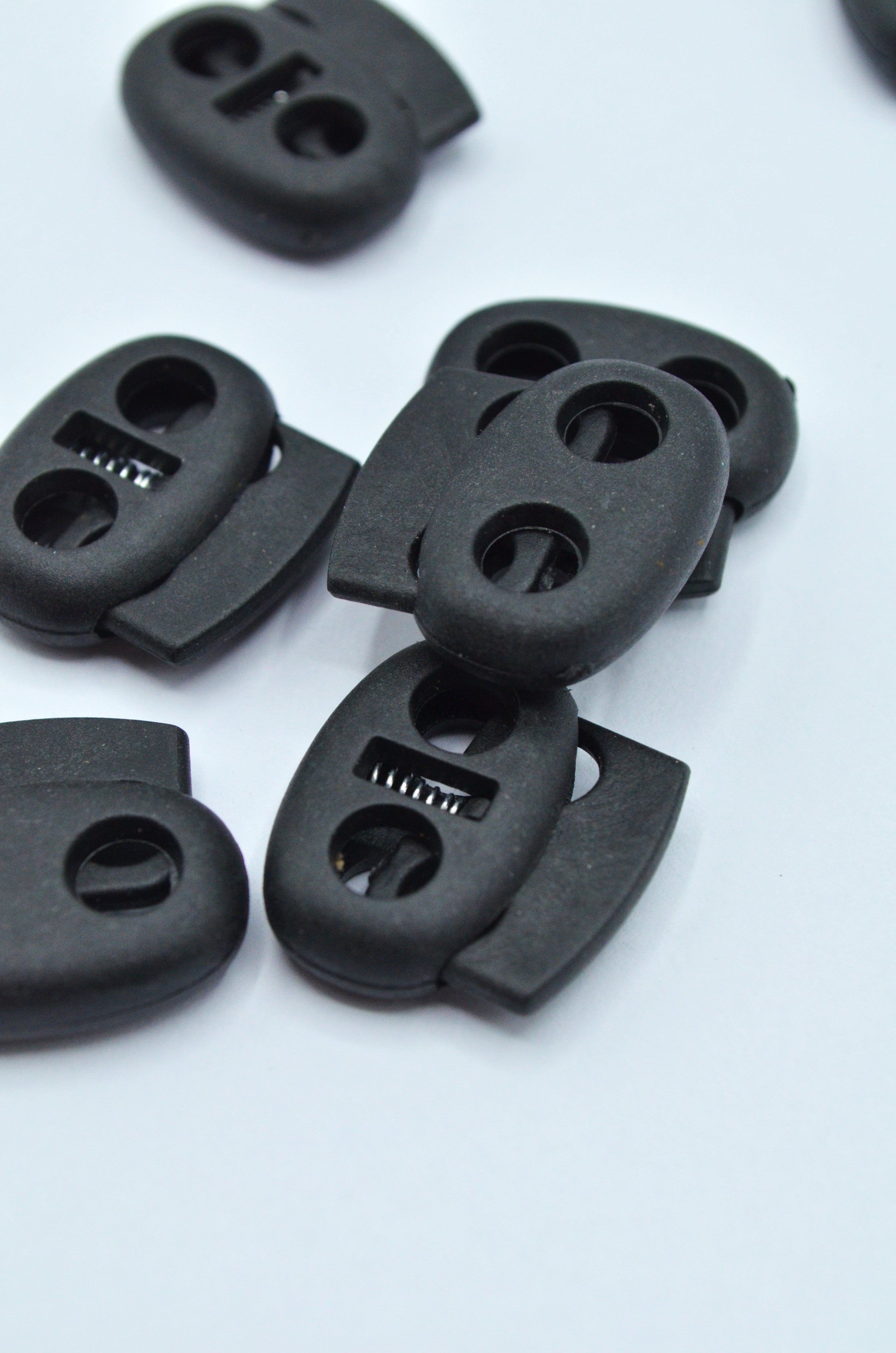 Opritori Din Plastic 19x22mm, Negru