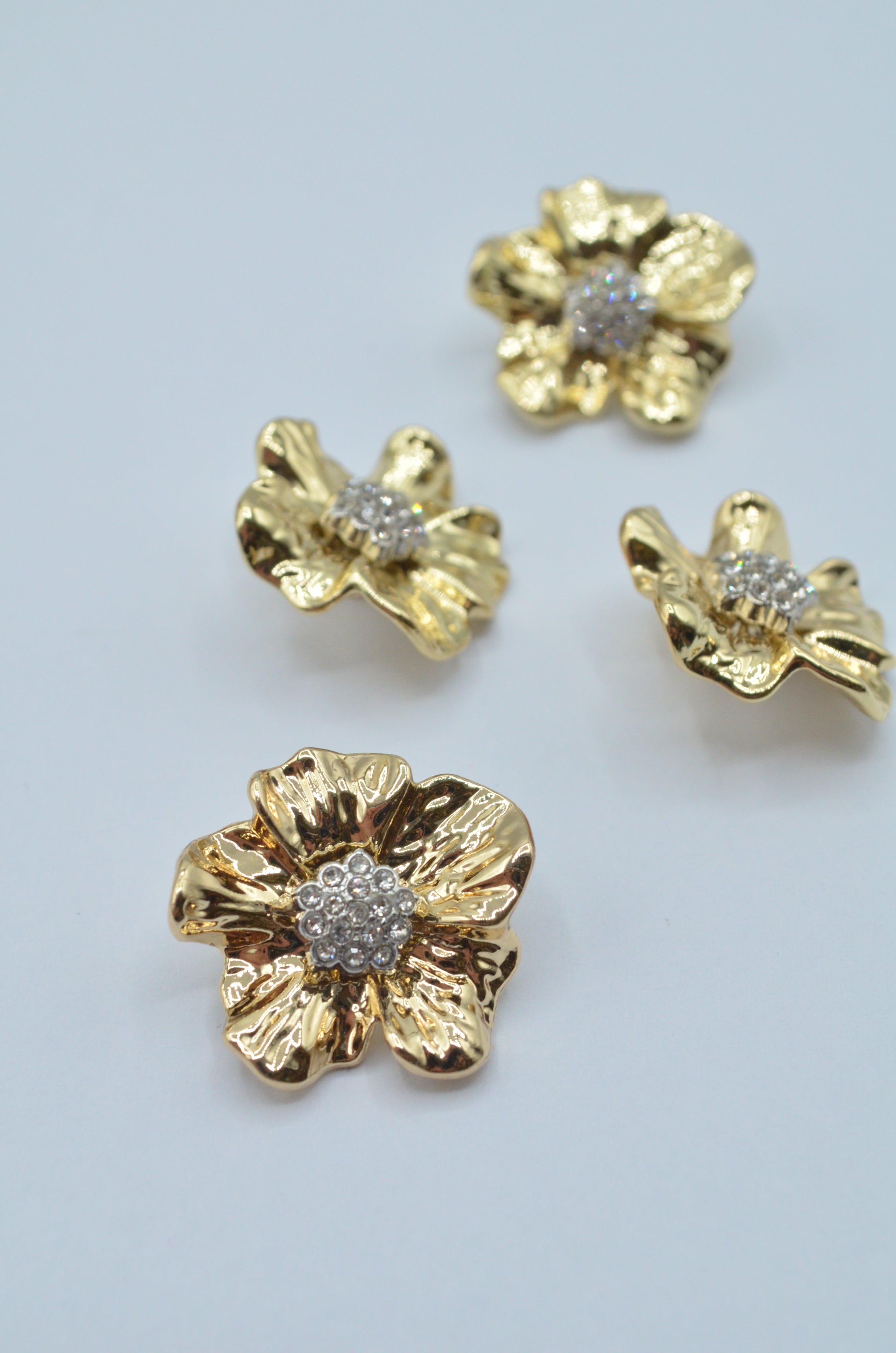 Nasturi metalici aurii cu strasuri 2.30cm