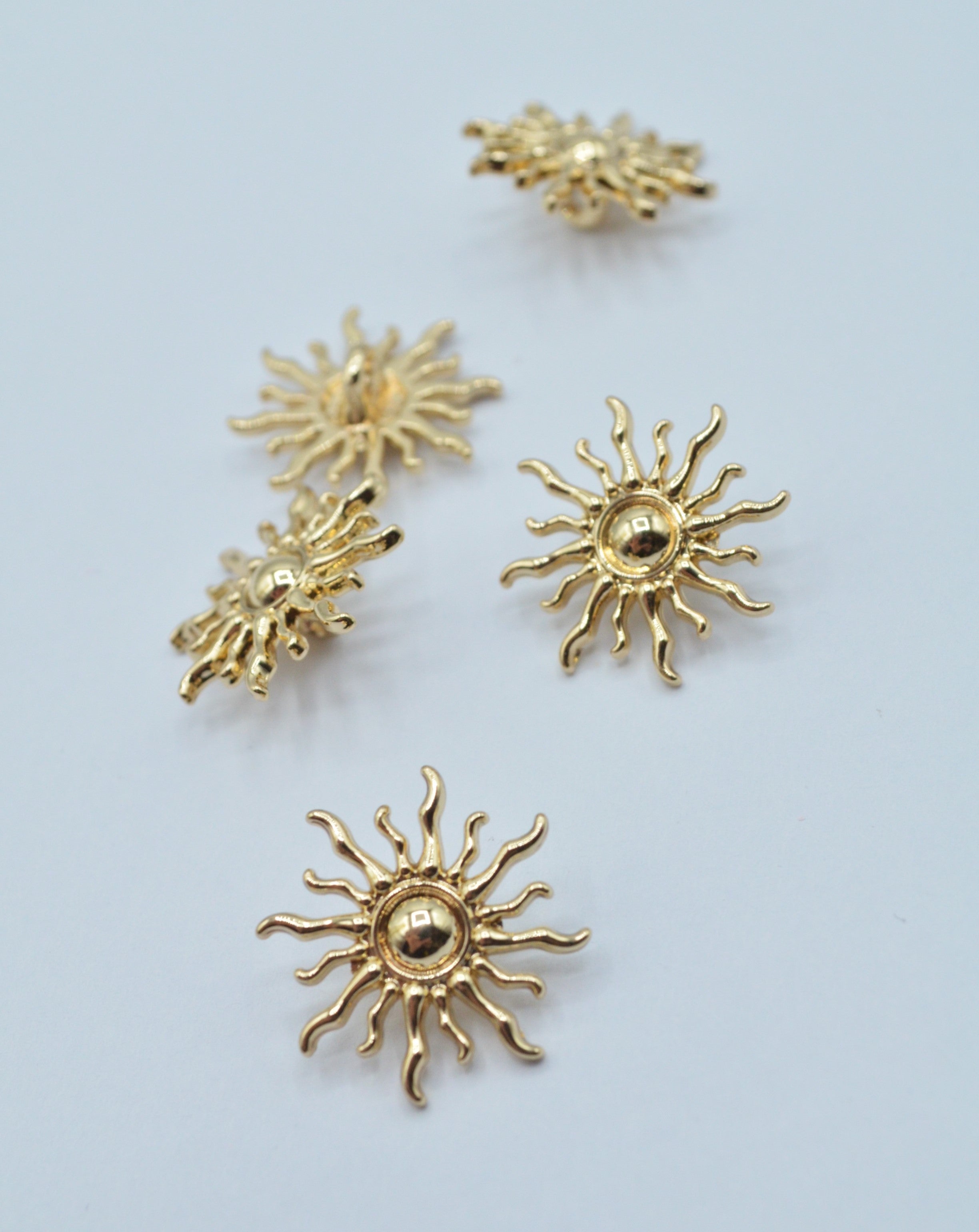 Nasturi metalici soare 1.80 cm Aurii