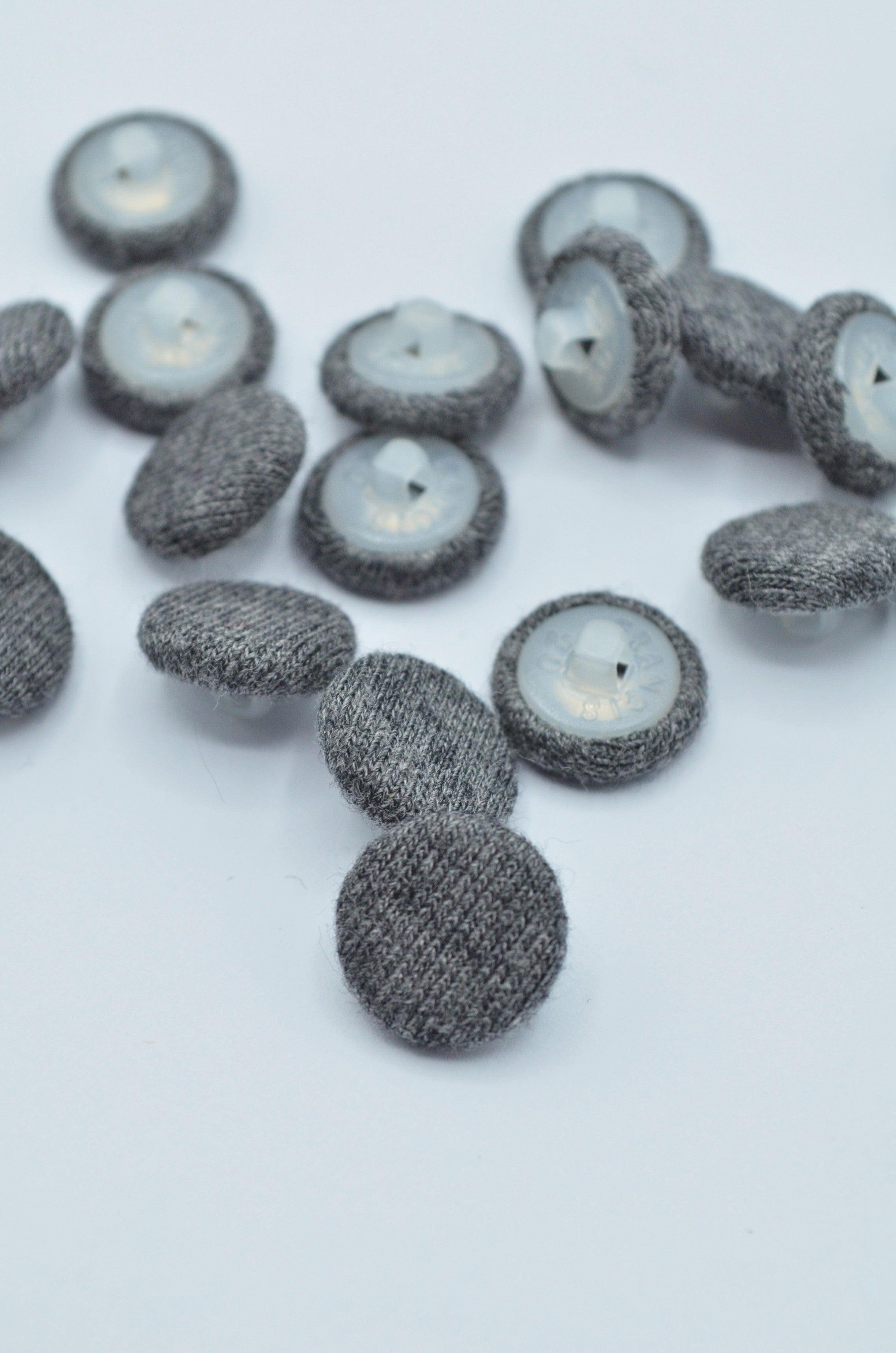 Nasturi De Imbracat 12mm - Gri