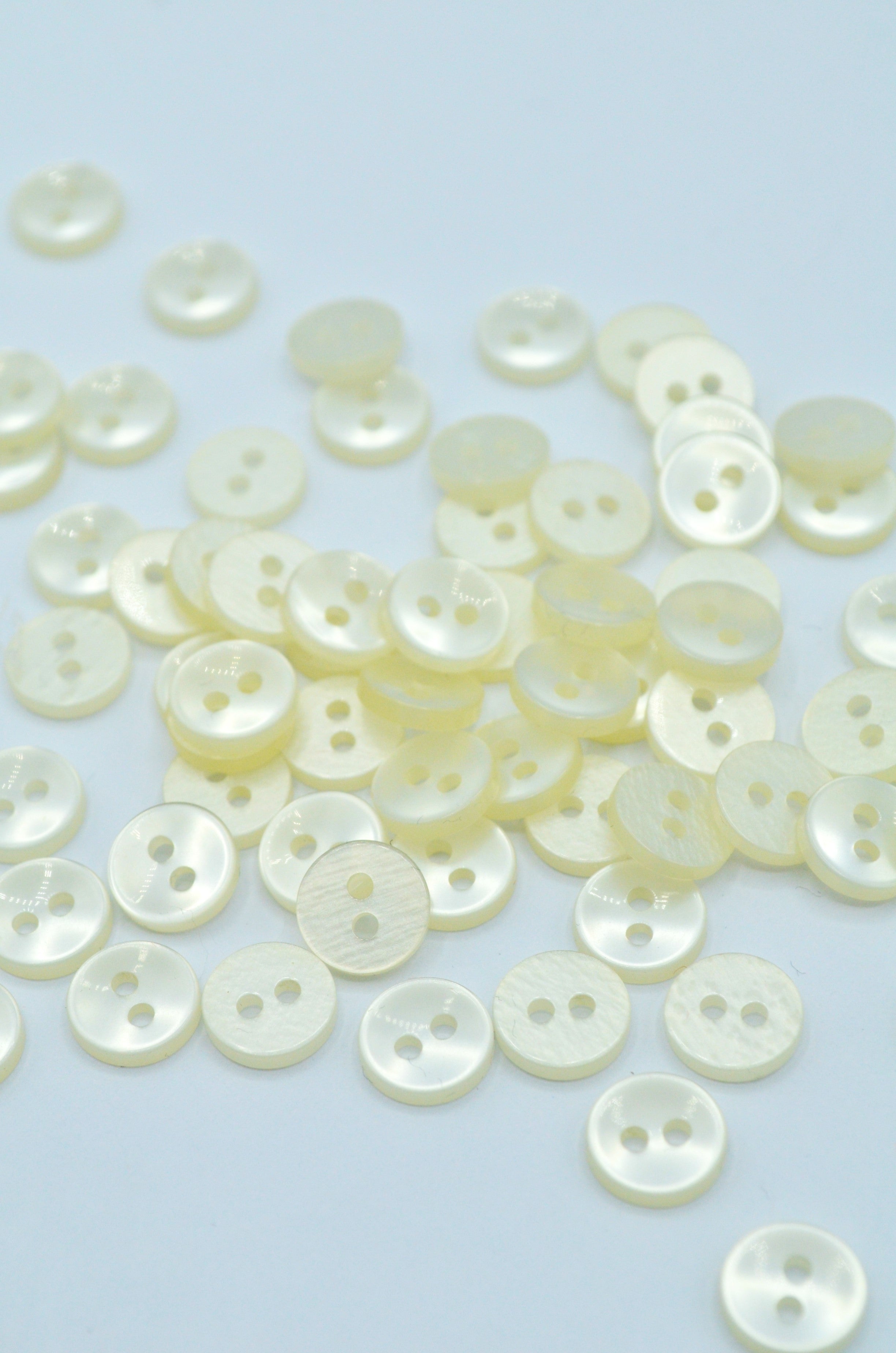 Nasturi De Plastic 9mm, Crem Unt