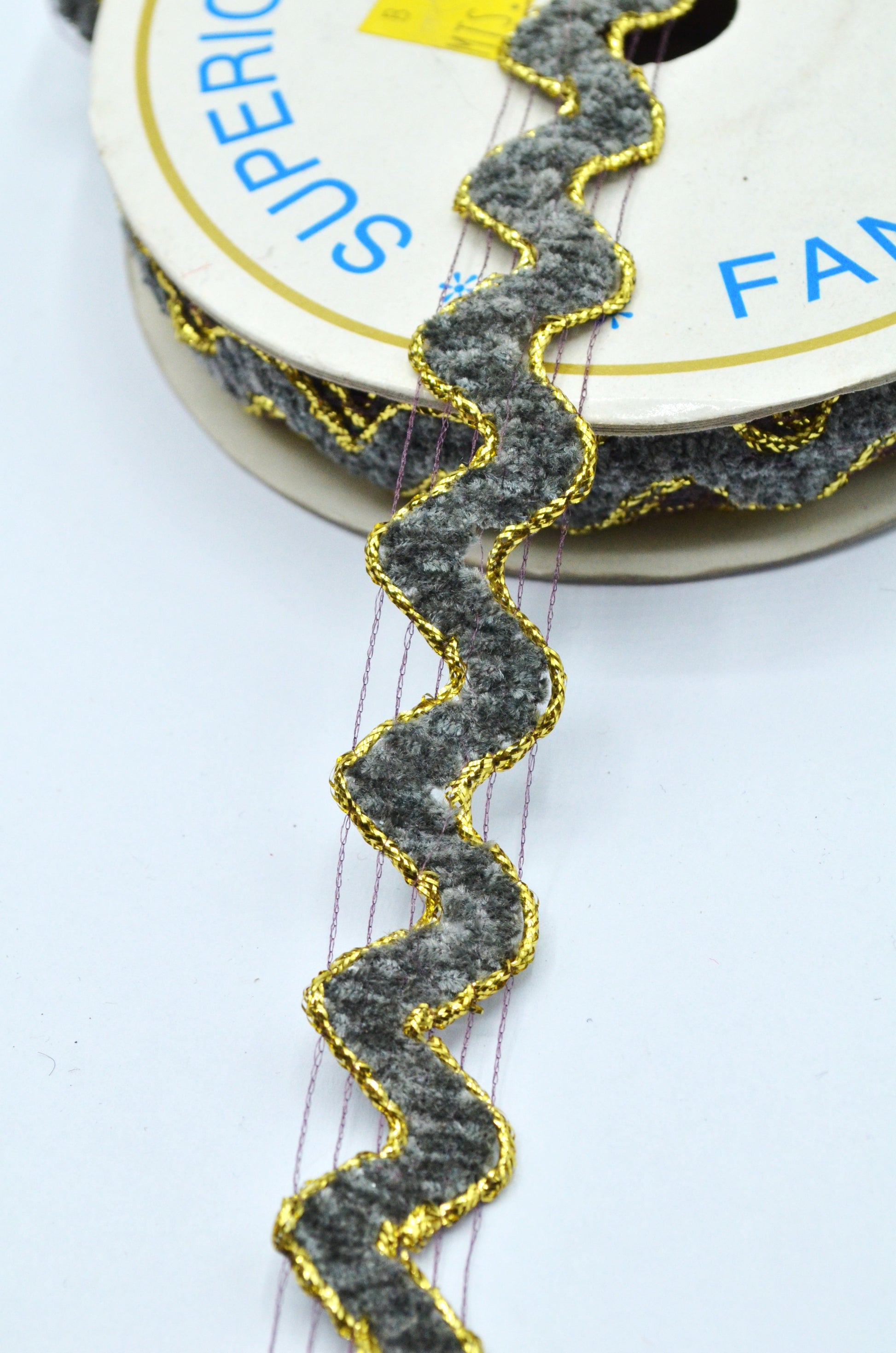 Pasmanterie Zig-Zag 23mm, Gri