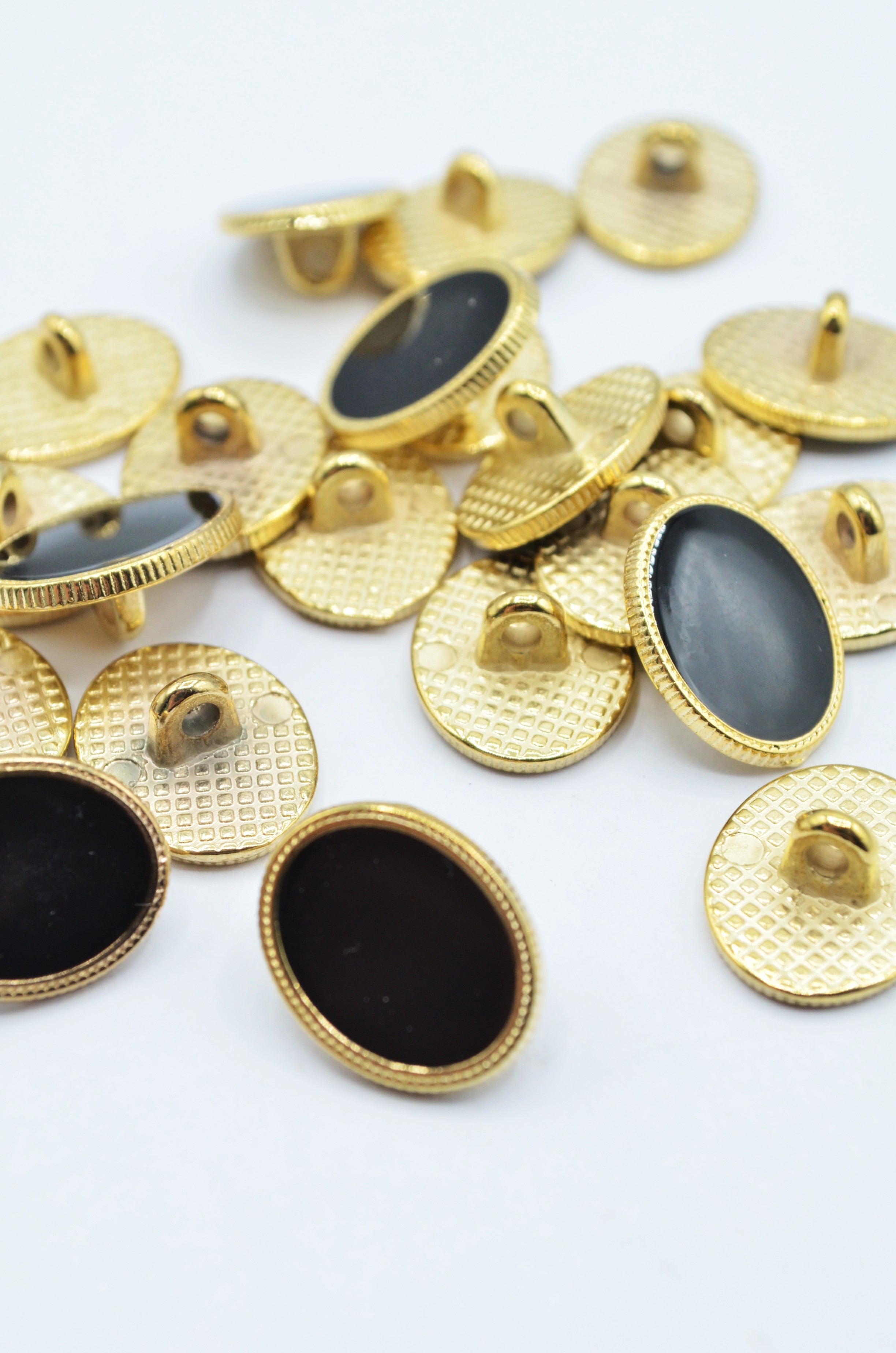 Nasturi Metalici Auriu Cu Negru, 14x17mm