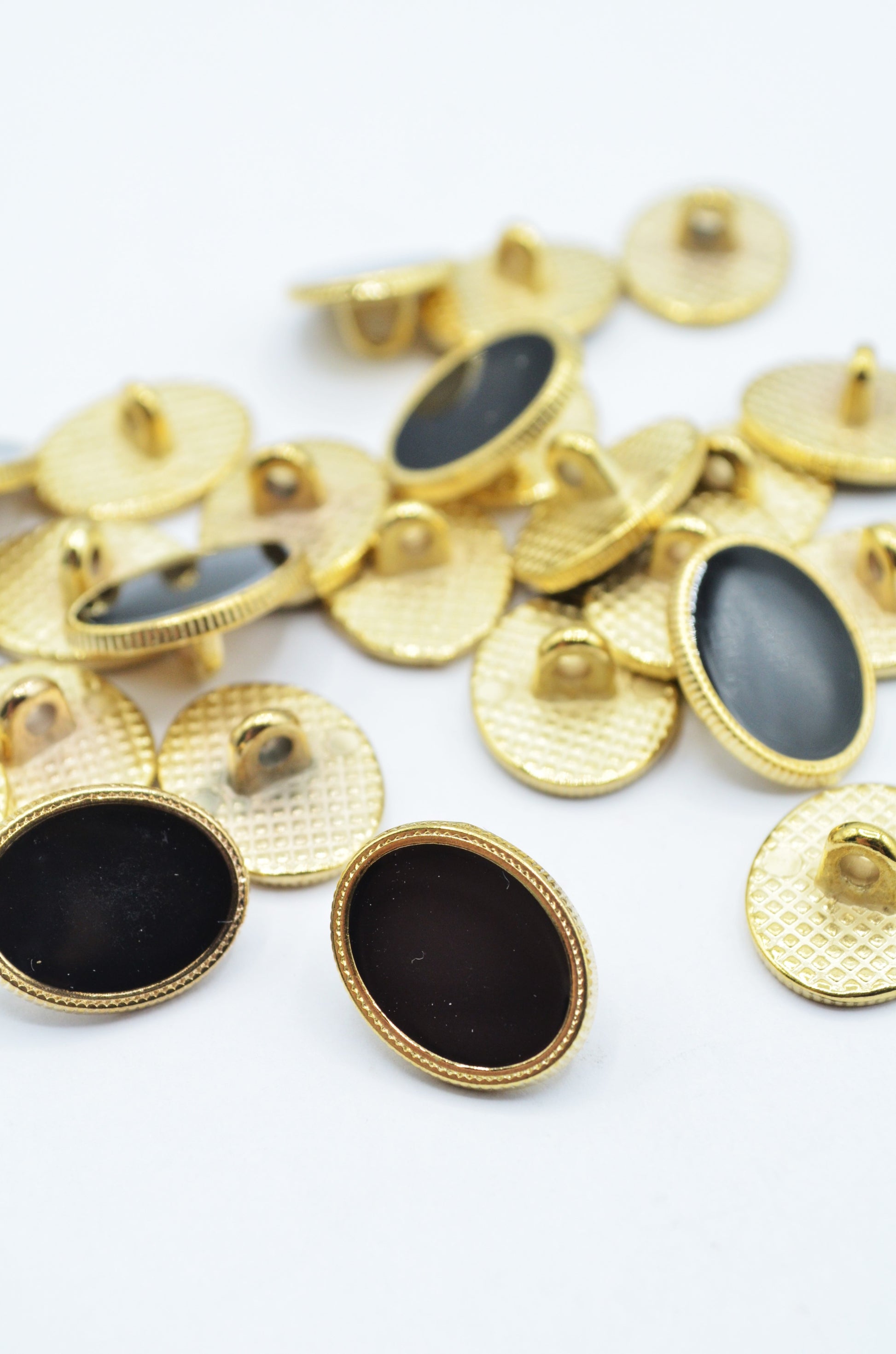 Nasturi Metalici Auriu Cu Negru, 14x17mm