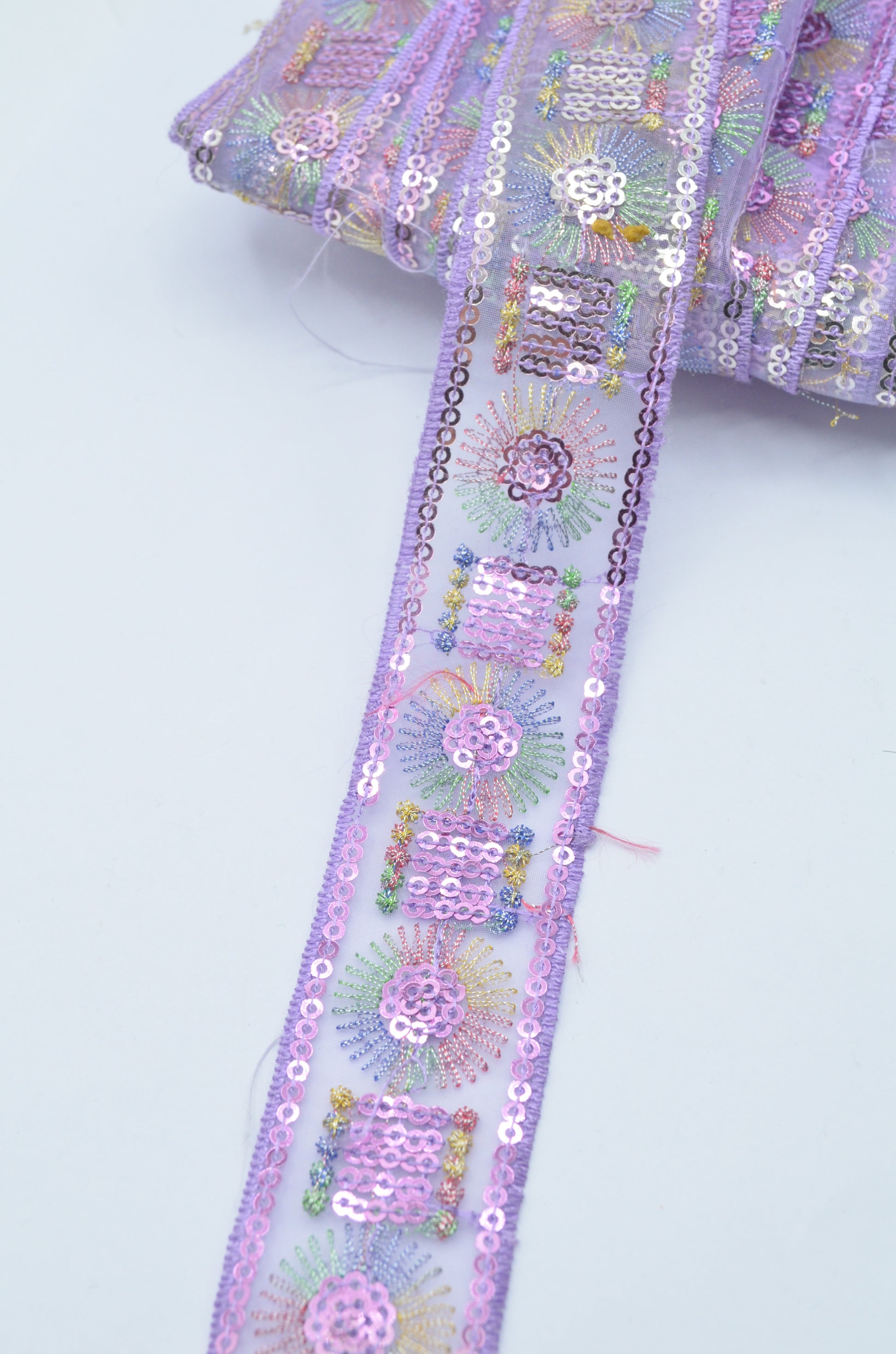 Pasmanterie Cu Paiete 3.40cm