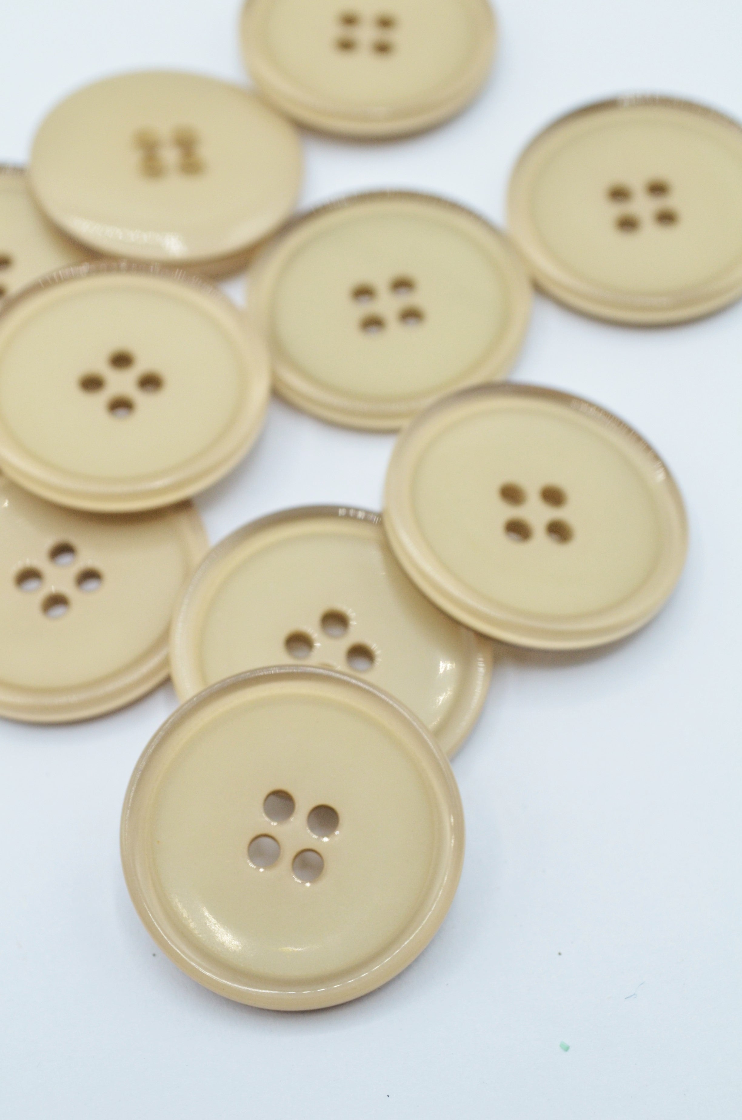Nasturi De Plastic 25mm, Bej