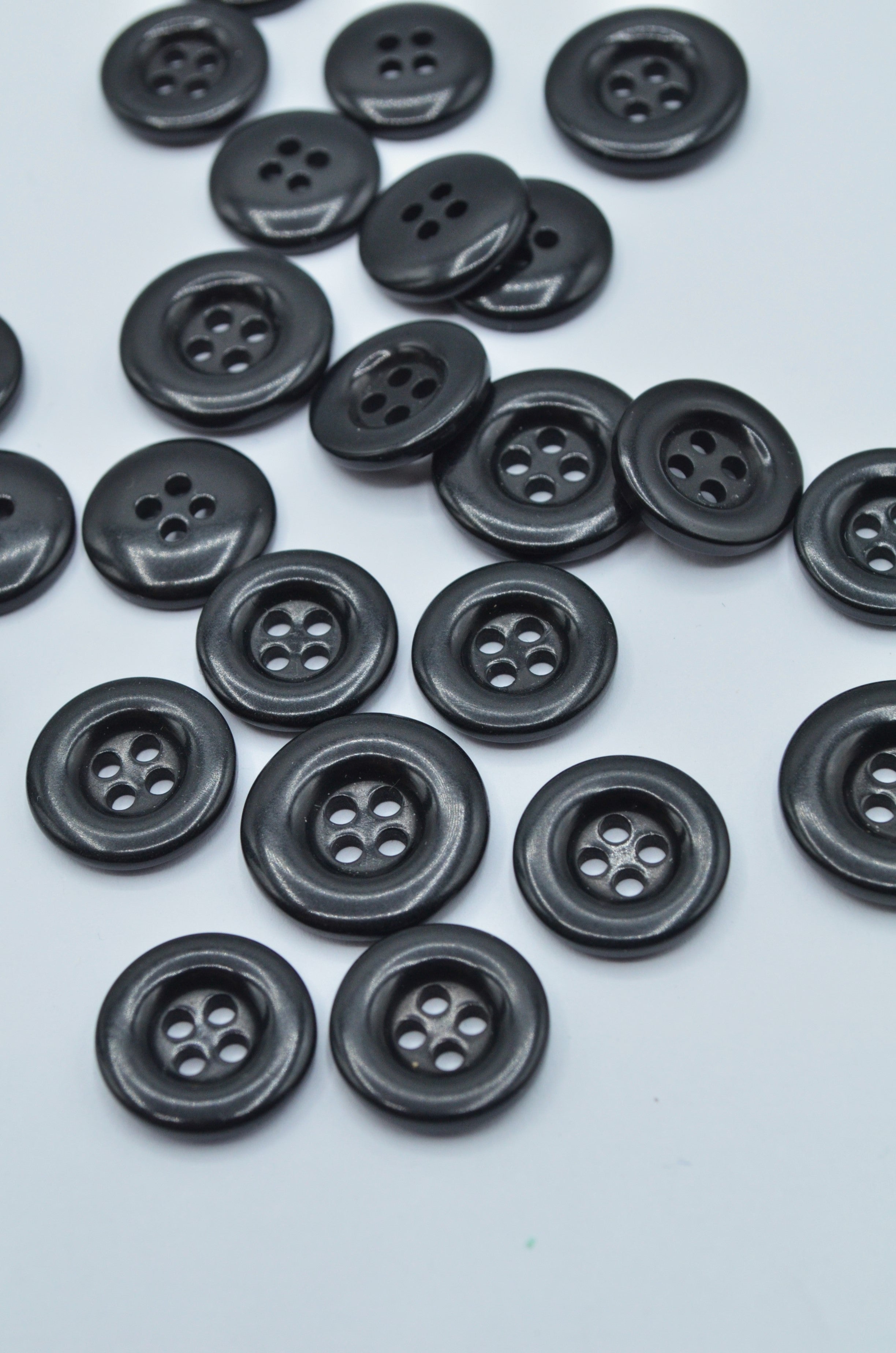 Nasturi De Plastic Negru